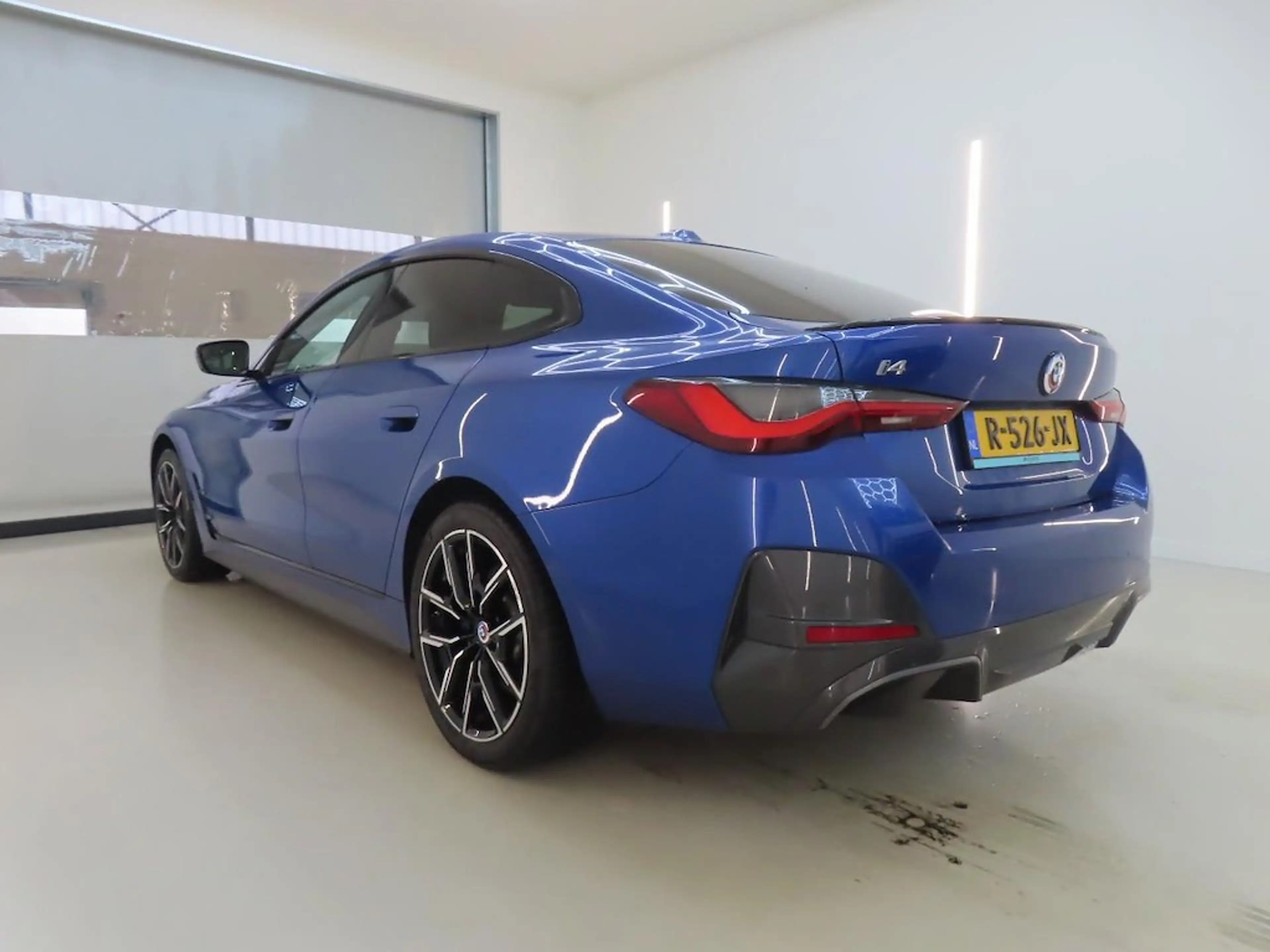 BMW i4 EDrive40 84 kWh | SOH 95% | M Sport Pro | 19 Inch — photo 5