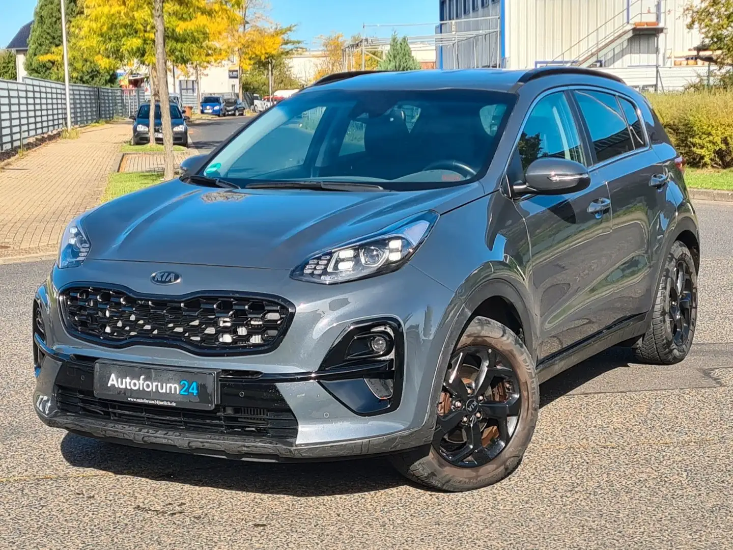 Kia Sportage Black Edition 4WD*1.Hand*Autom*Navi*RFK Grau - 1