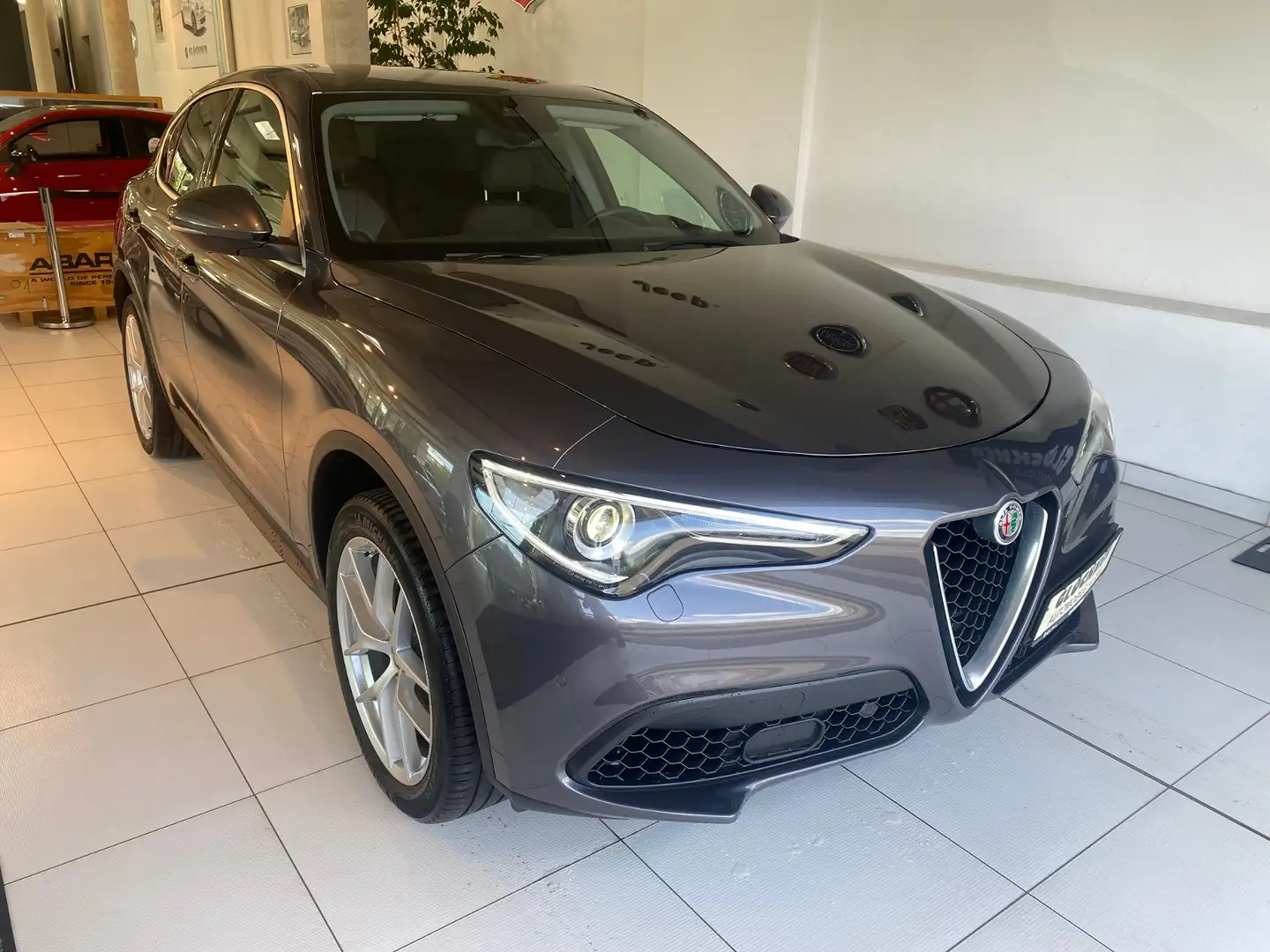 Alfa Romeo Stelvio Super 2.0l TB Q4 NAVI LEDER ACC Gris - 2