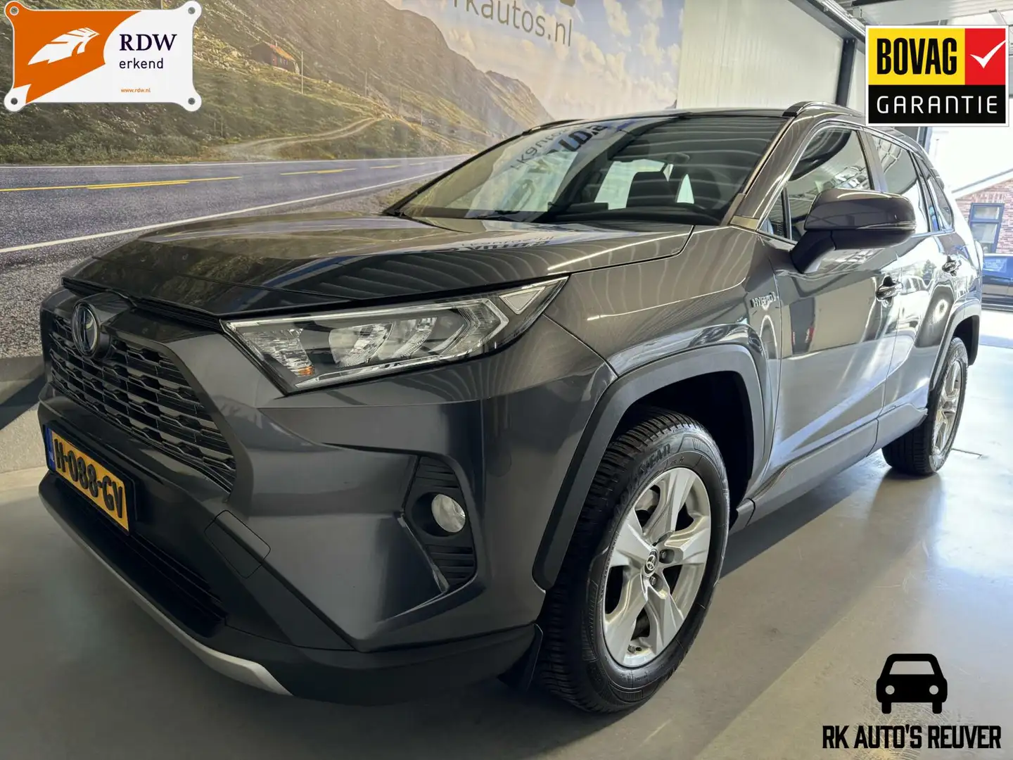Toyota RAV 4 2.5 Hybrid Active / Orig. NL / Nieuwstaat! Grijs - 1