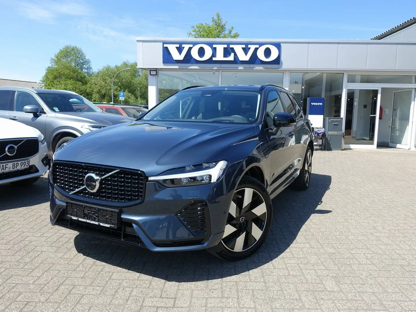 Volvo XC60 Ultra T6 AWD/FourC/360°/AHK/ Blau - 1