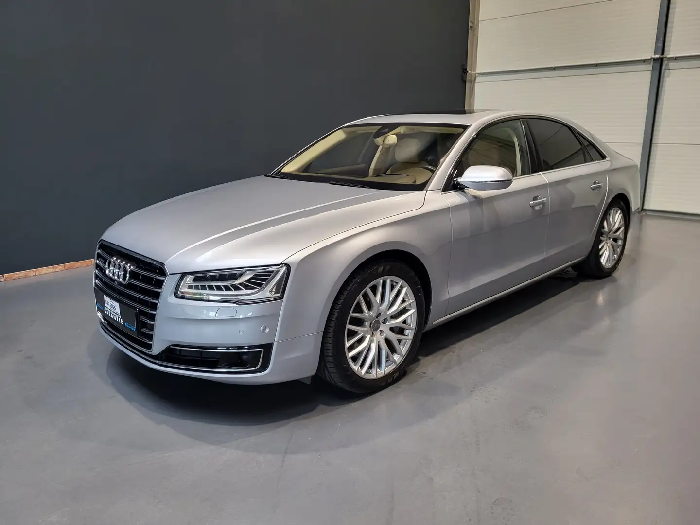 Audi A8 4.2TDI clean diesel quattro *TOP Ausstattung* Silber - 1
