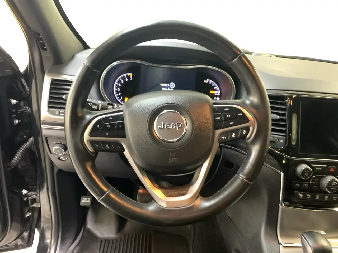 Jeep Grand Cherokee снимка Jeep Grand Cherokee