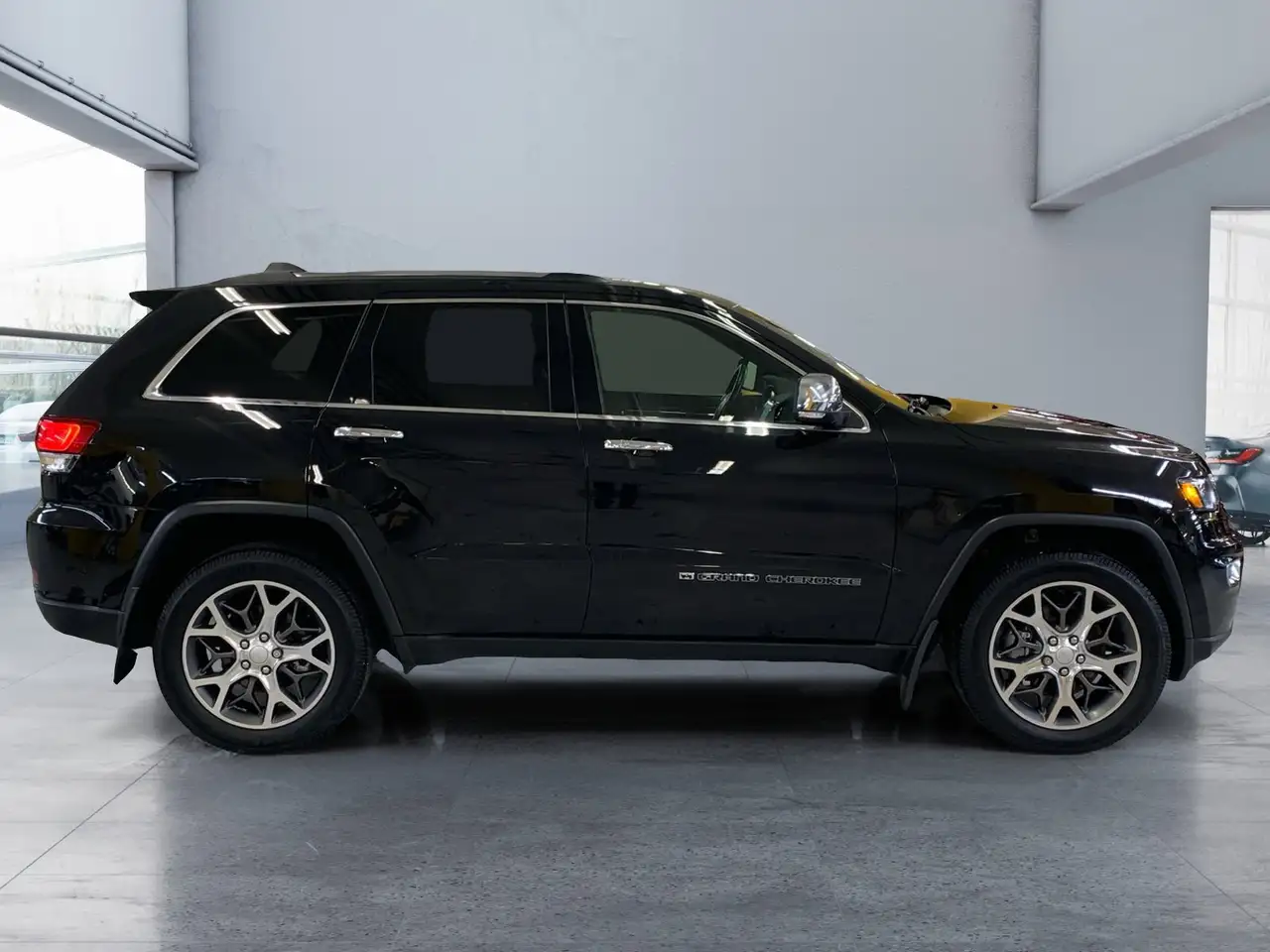 Jeep Grand Cherokee снимка Jeep Grand Cherokee