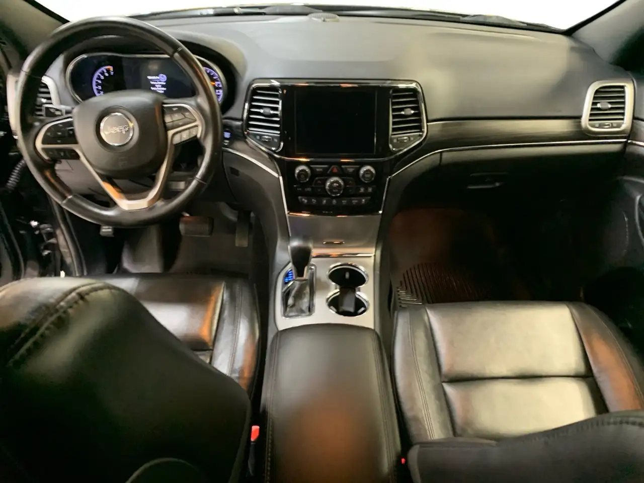 Jeep Grand Cherokee снимка Jeep Grand Cherokee