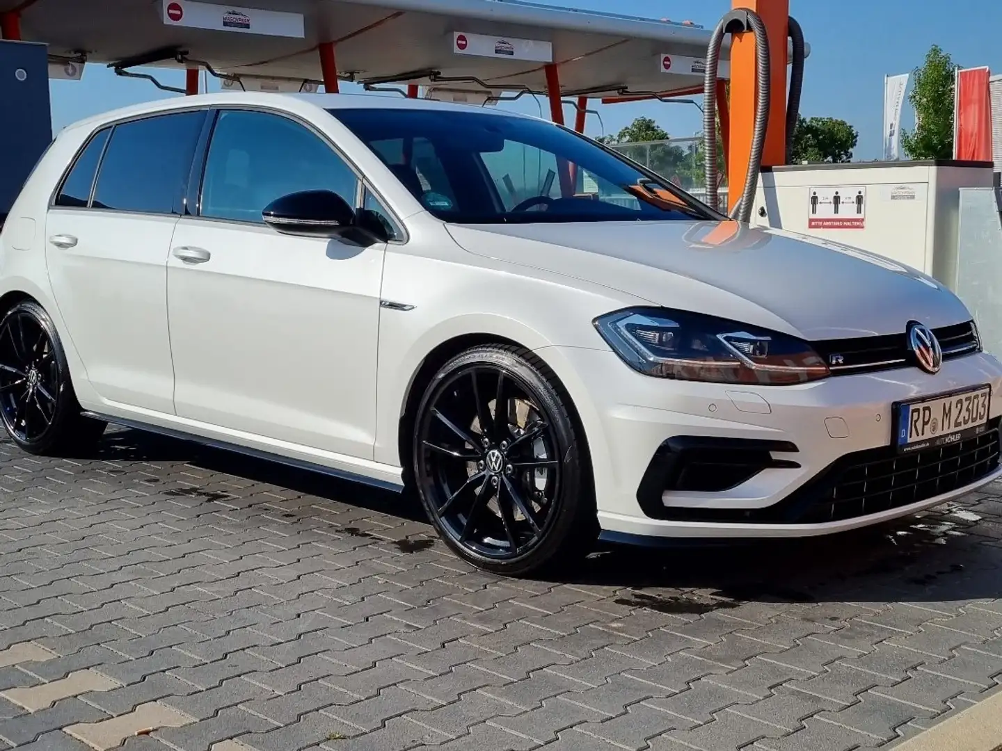 Volkswagen Golf 7.5R-Performance-Akrapovic Weiß - 2
