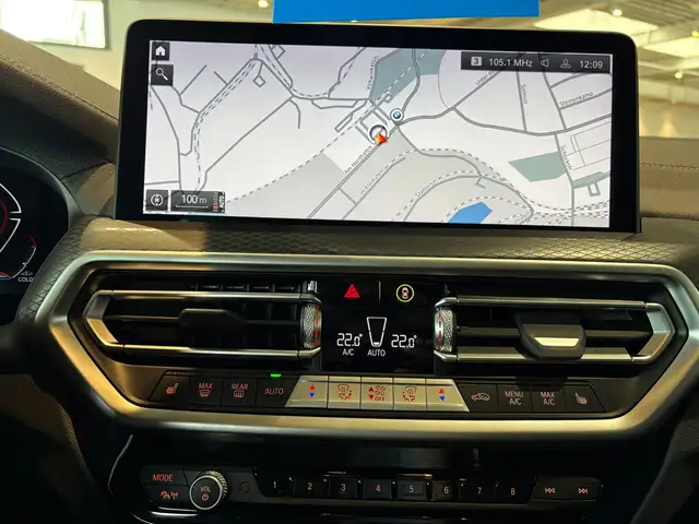 BMW X4 view 15