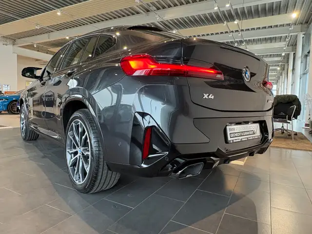 BMW X4 view 6