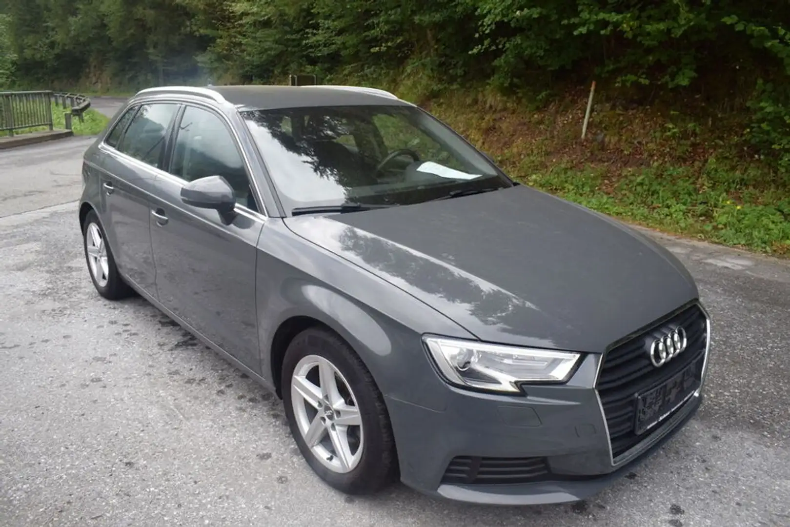 Audi A3 SPORTBACK 1,6 TDI TOP ZUSTAND AKTION Grau - 1