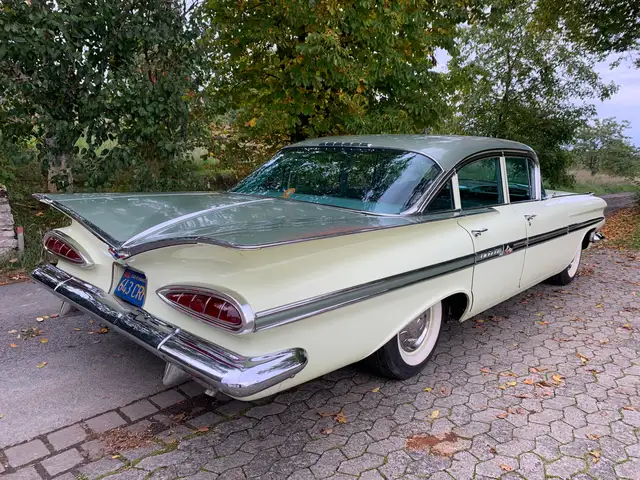 Chevrolet Impala TurboGlide-Automatic, Sedan