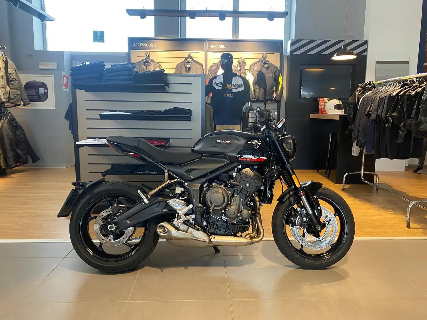 Triumph Trident 660 Чёрный - 1