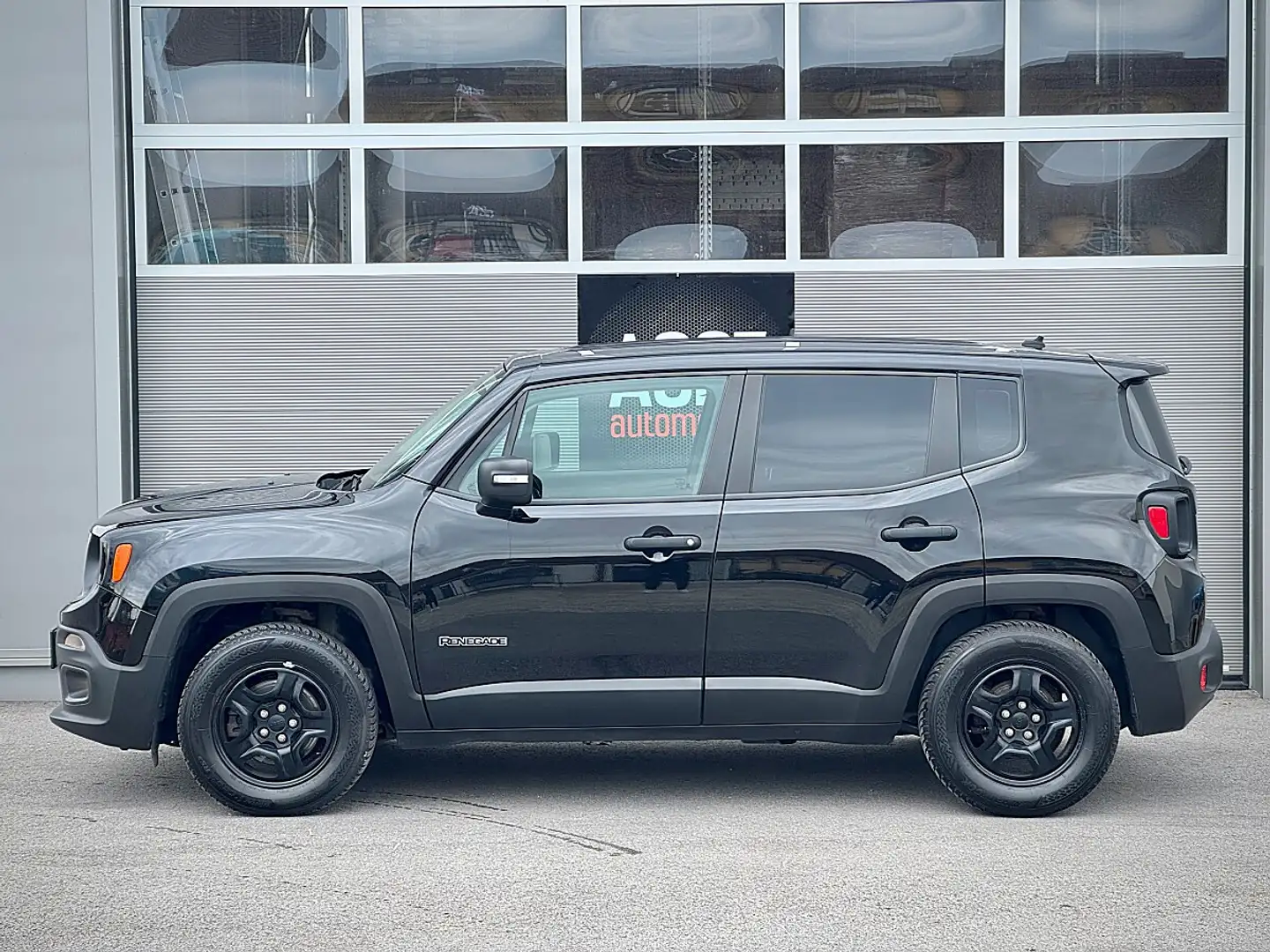 Jeep Renegade 1,6 EtorQ 110 Sport Schwarz - 2