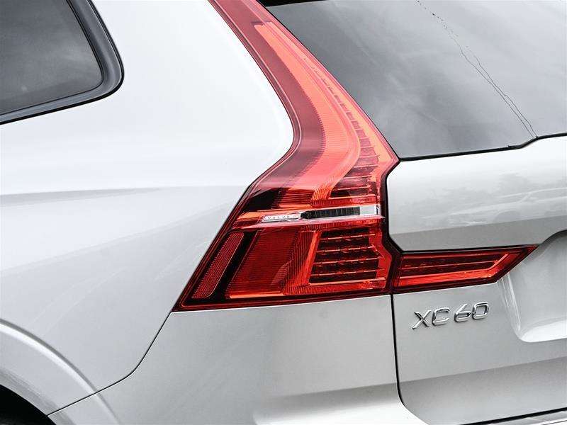 2024 Volvo XC60 T8 PHEV Plus Dark | Harman Kardon | 360 Camera — снимка 1
