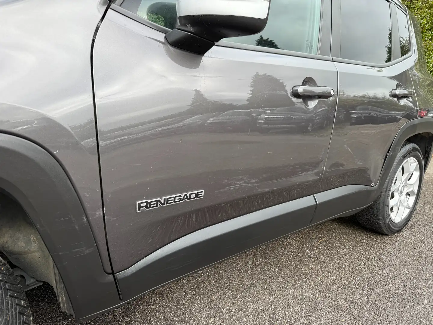 Jeep Renegade Renegade 1.4 Turbo 4x2 Limited+NAVI+AIRCO+JANTES Gris - 2