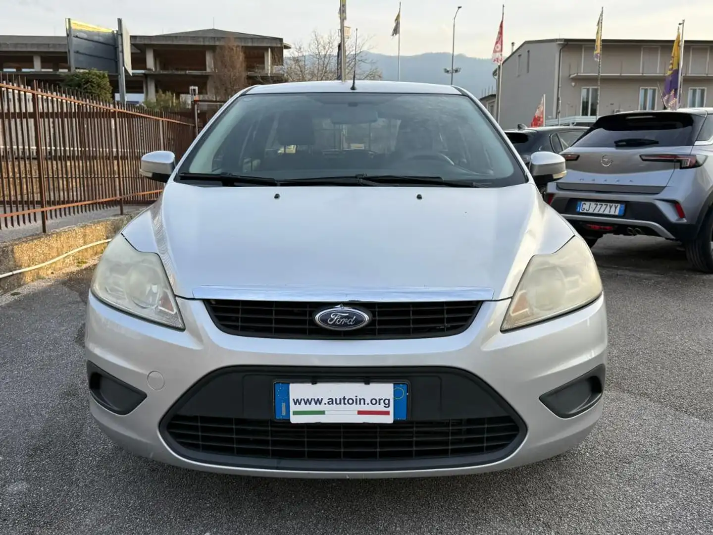 Ford Focus 1.6 tdci Ikon (+) 90cv Silber - 2