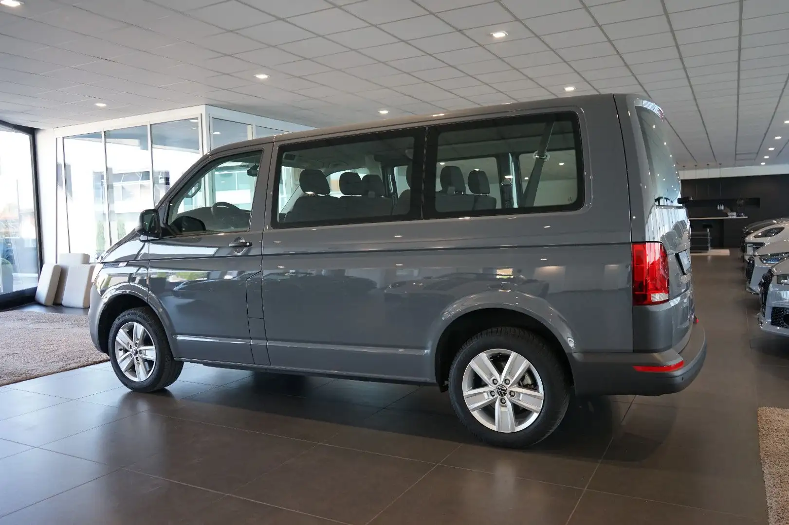 Volkswagen T6 Kombi | Kamera | ACC | App | Alu | 9-Sitzer Gris - 2