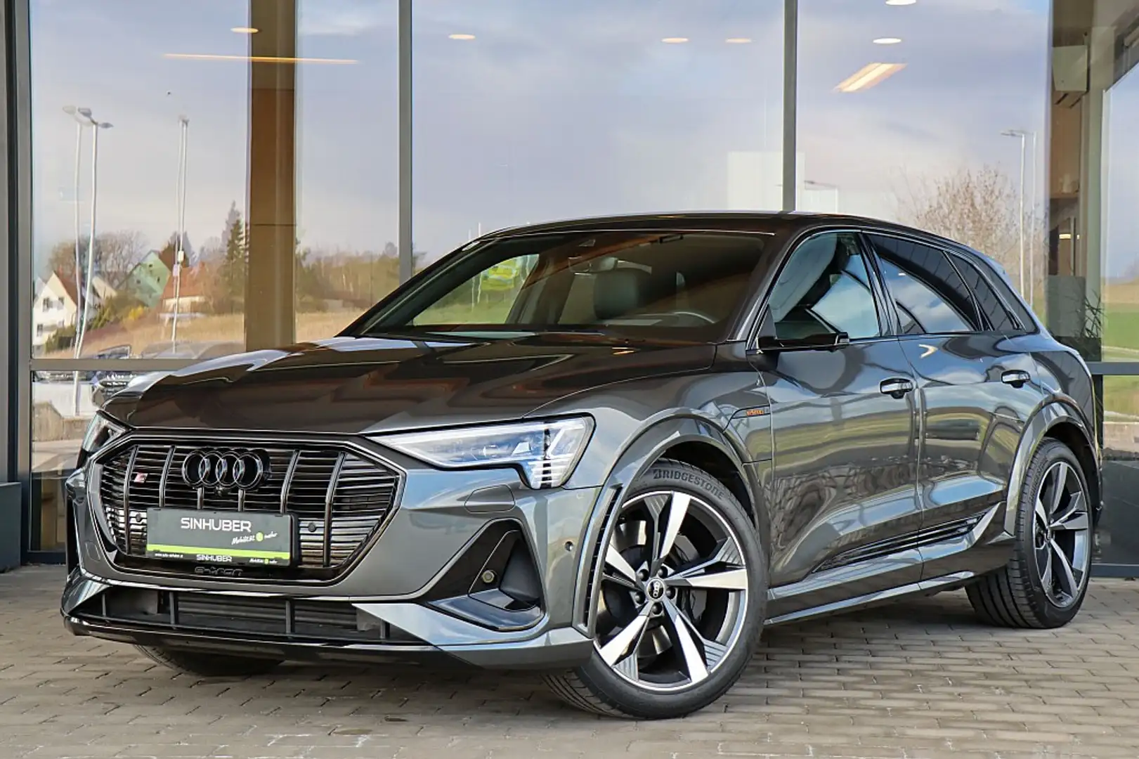 Audi e-tron quattro 95kWh S NP €135tsd ACC, AHK, DigitalMat... Grau - 1
