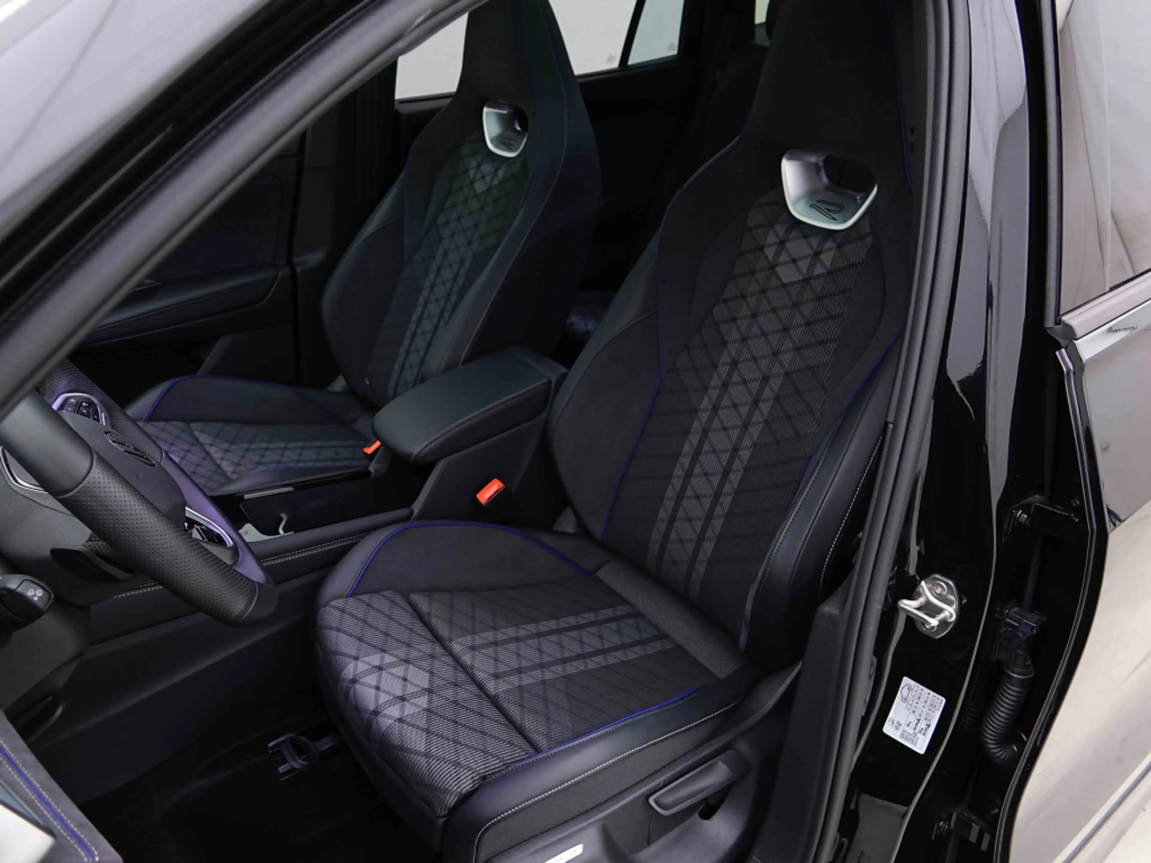Volkswagen Tayron 272 PHEV eHybrid DSG R-Line | Pano | IQ Matrix | Harman | Head Up | Winter Plus — photo 8
