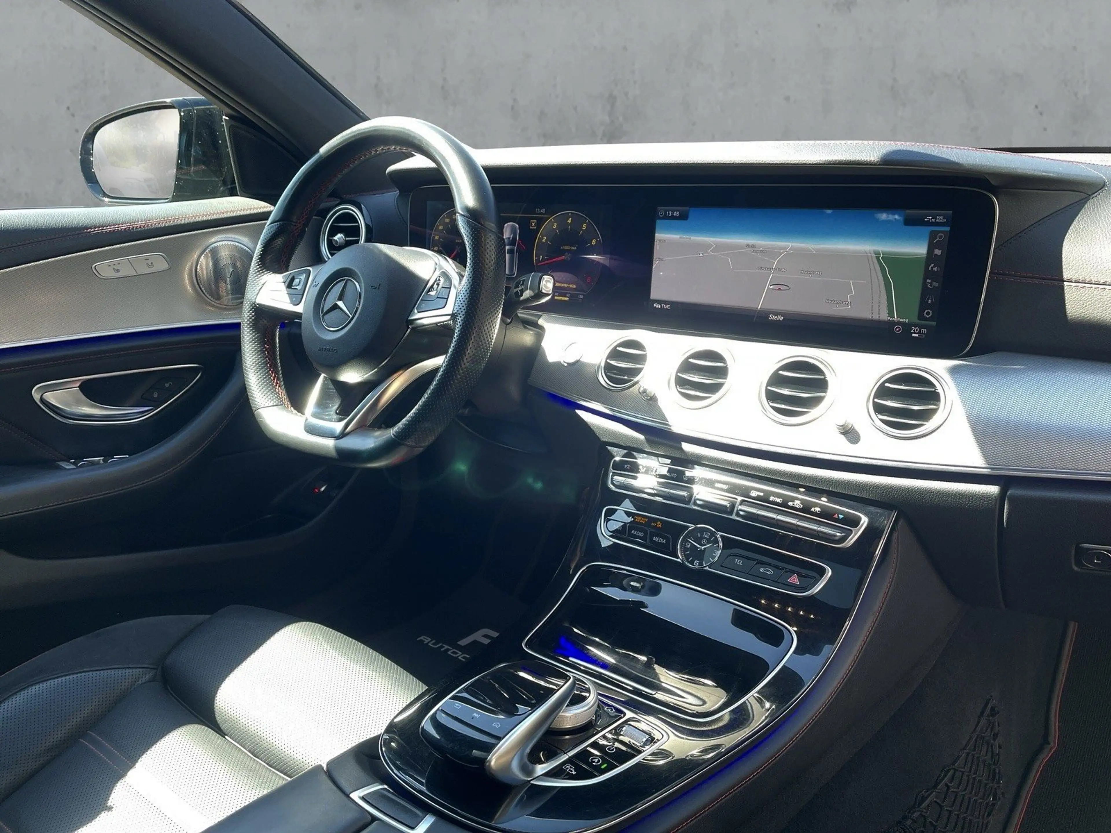 Mercedes-Benz E 43 AMG AMG E 43 4M Distronic+WideS+SHD+Burmester+AHK+360° — photo 11