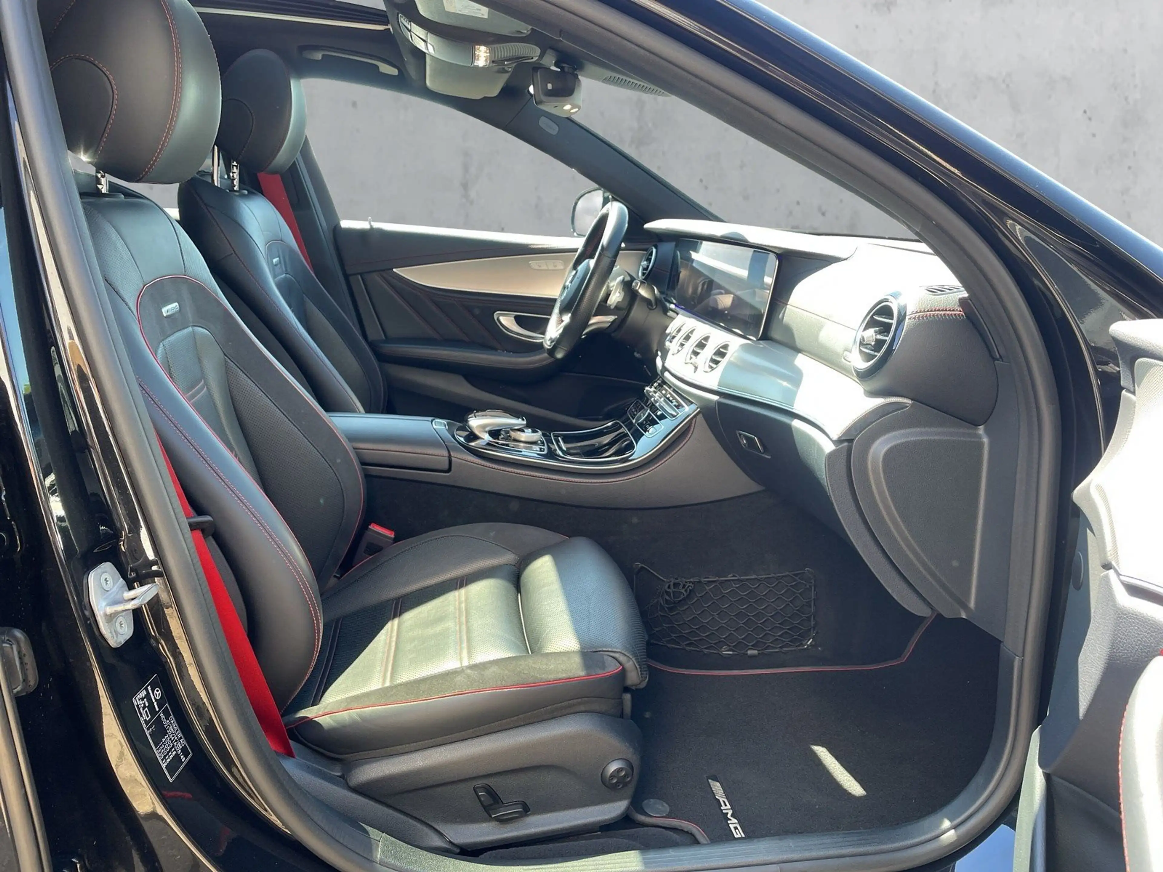 Mercedes-Benz E 43 AMG AMG E 43 4M Distronic+WideS+SHD+Burmester+AHK+360° — photo 13