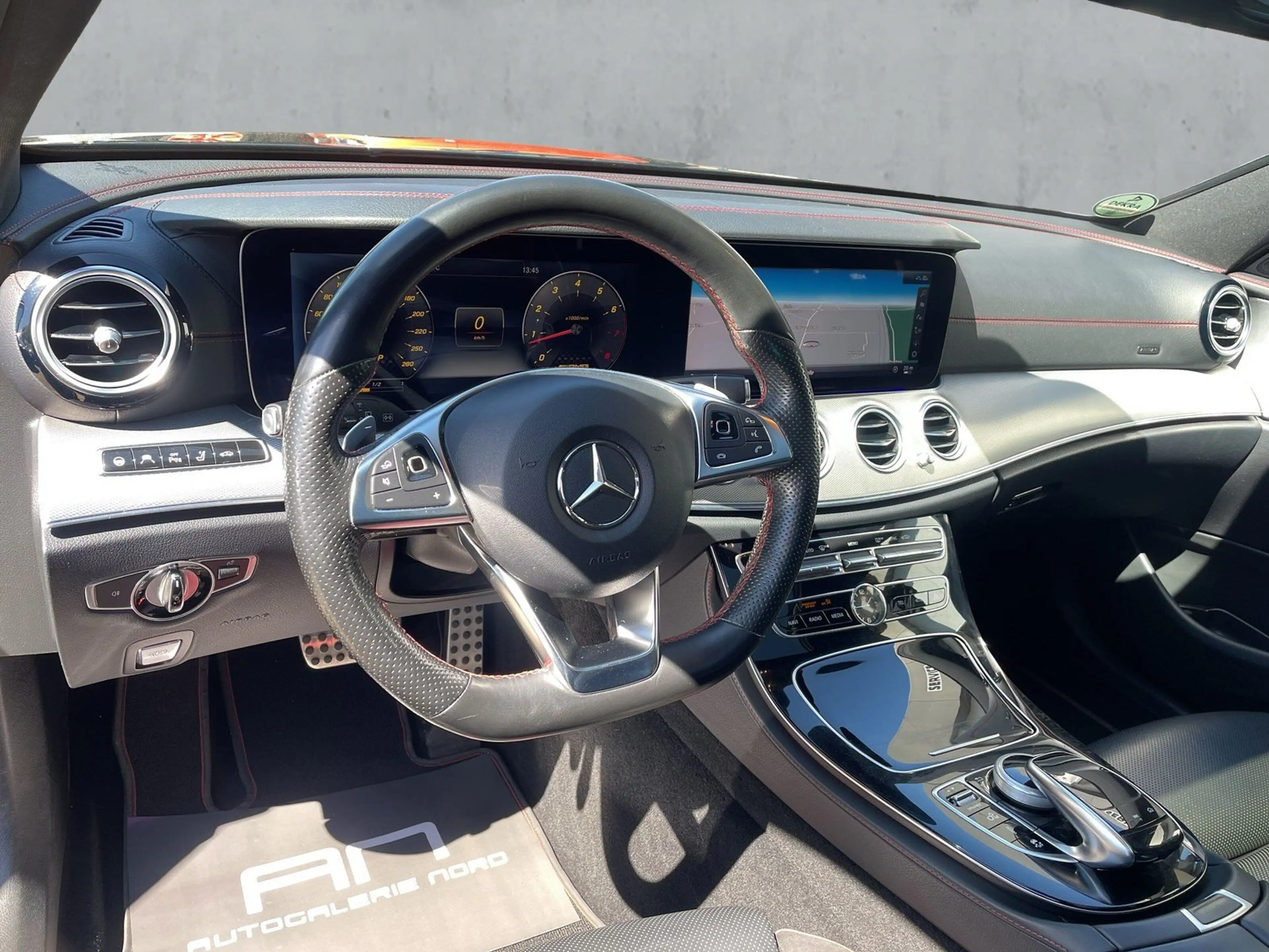 Mercedes-Benz E 43 AMG AMG E 43 4M Distronic+WideS+SHD+Burmester+AHK+360° — photo 10