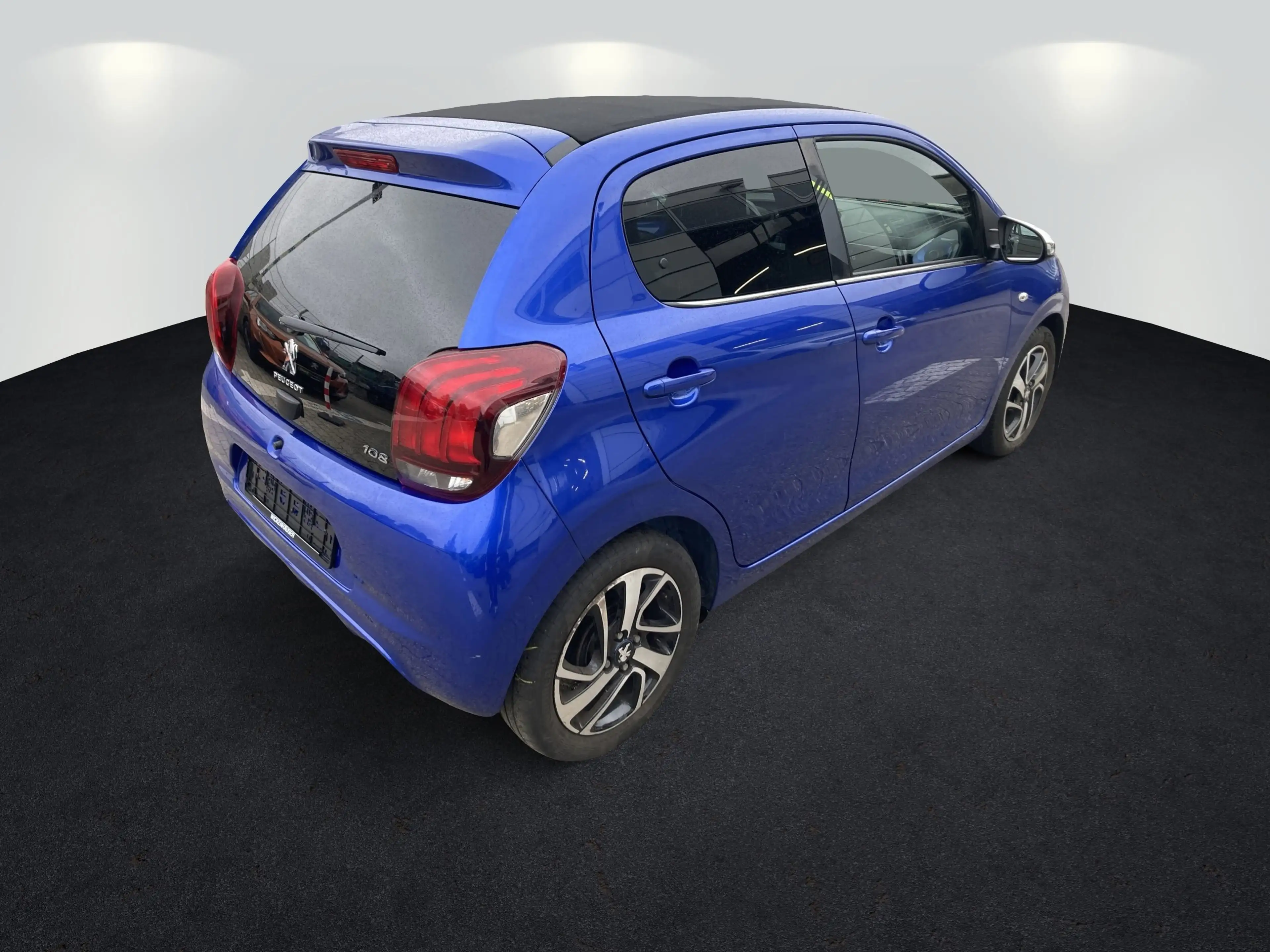 Peugeot 108 TOP! Collection SHZ+Faltdach+CarPlay+ — photo 4