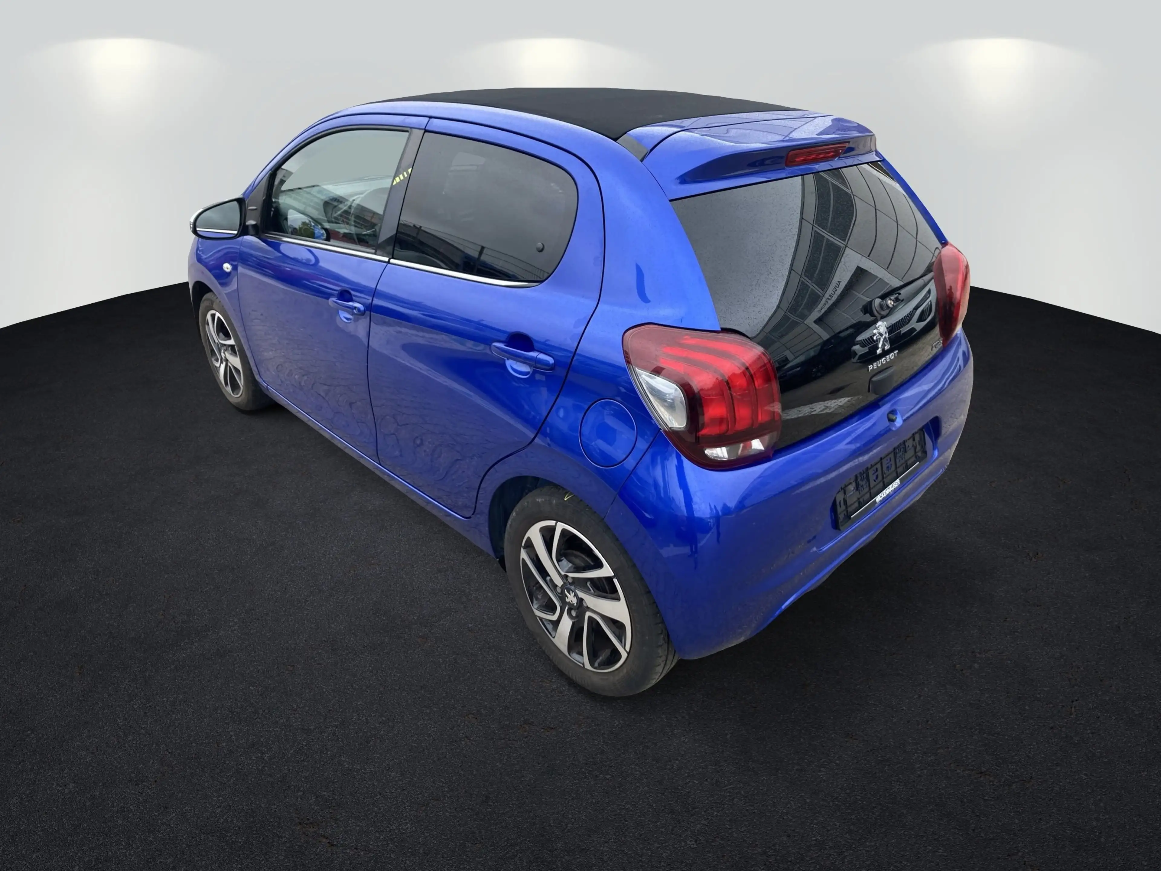 Peugeot 108 TOP! Collection SHZ+Faltdach+CarPlay+ — photo 5