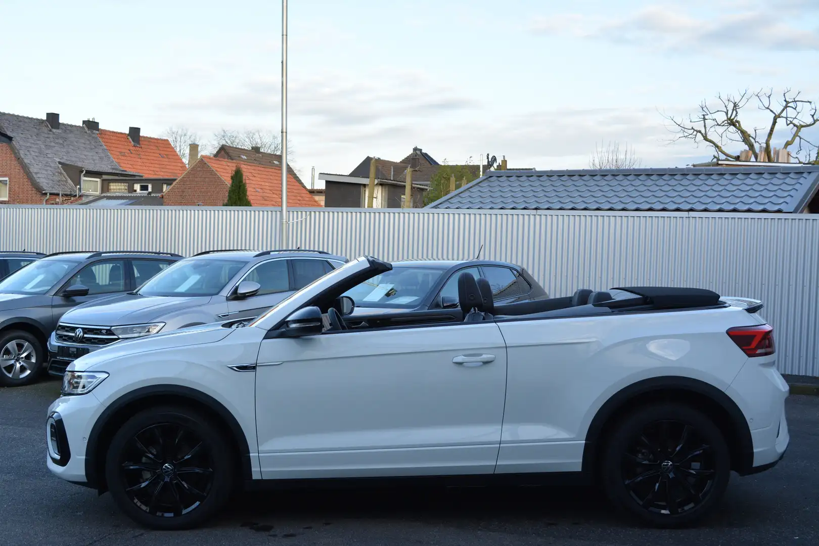 Volkswagen T-Roc R-Line Black Style LED NAVI ACC KAM SHZ Wit - 2