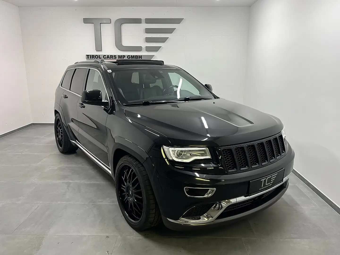 Jeep Grand Cherokee 3,0 V6 CRD Summit, Pano, Harman Kardon,Luft AHK... Schwarz - 1