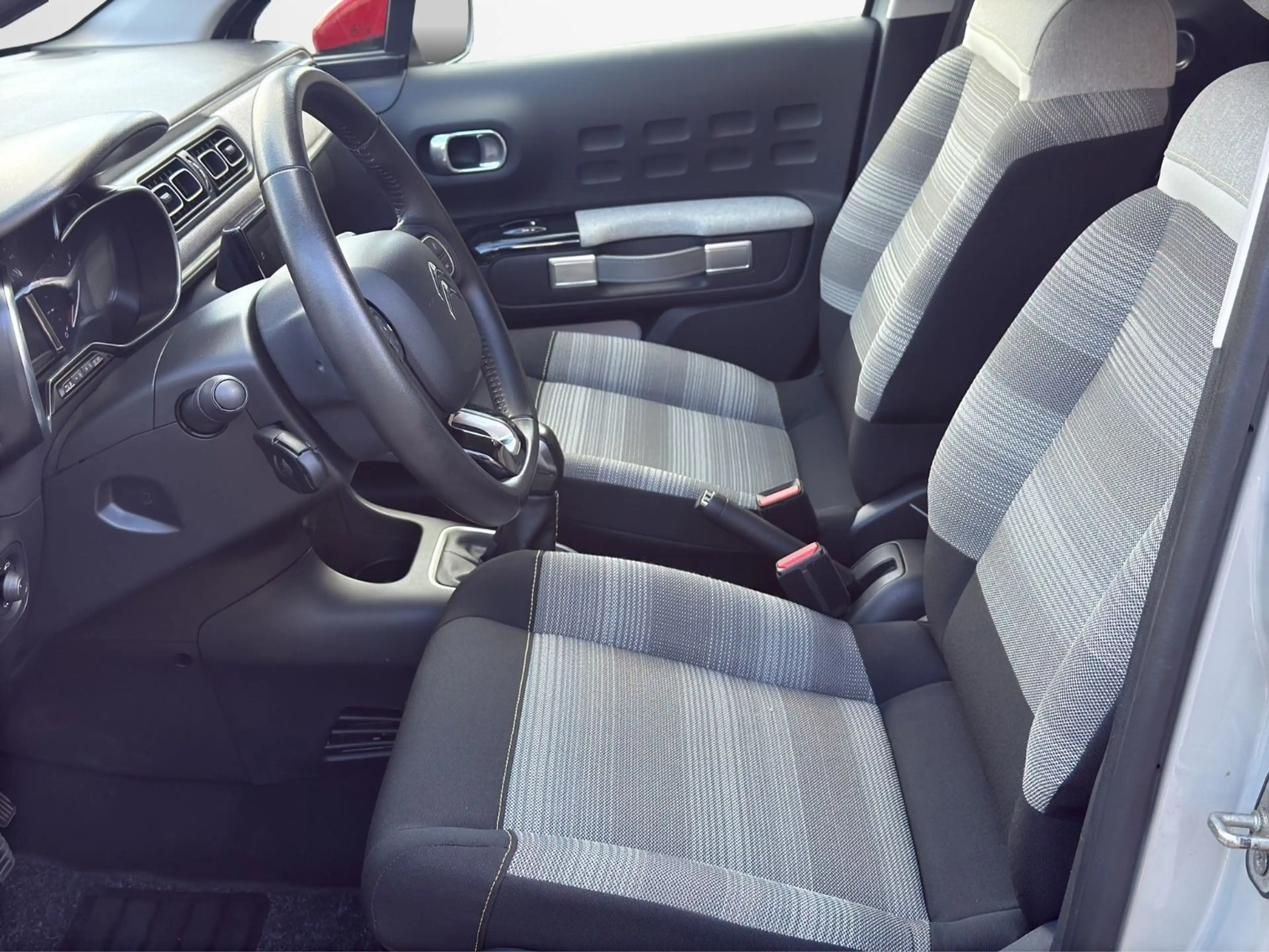 Citroen C3 Shine — photo 7
