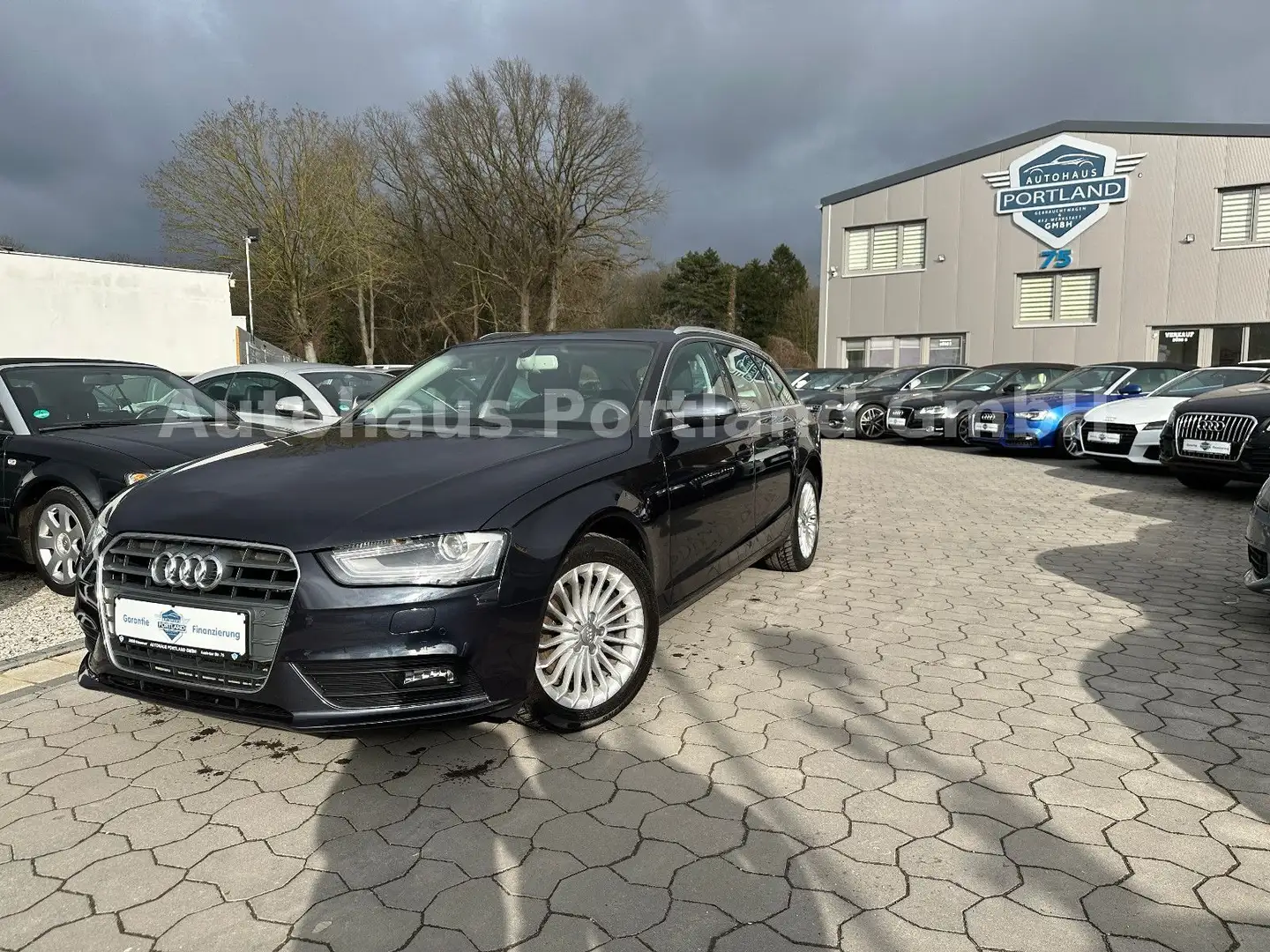 Audi A4 Avant Attraction 2.0 TDI/S-Heft/Xen/Standheiz Blu/Azzurro - 1