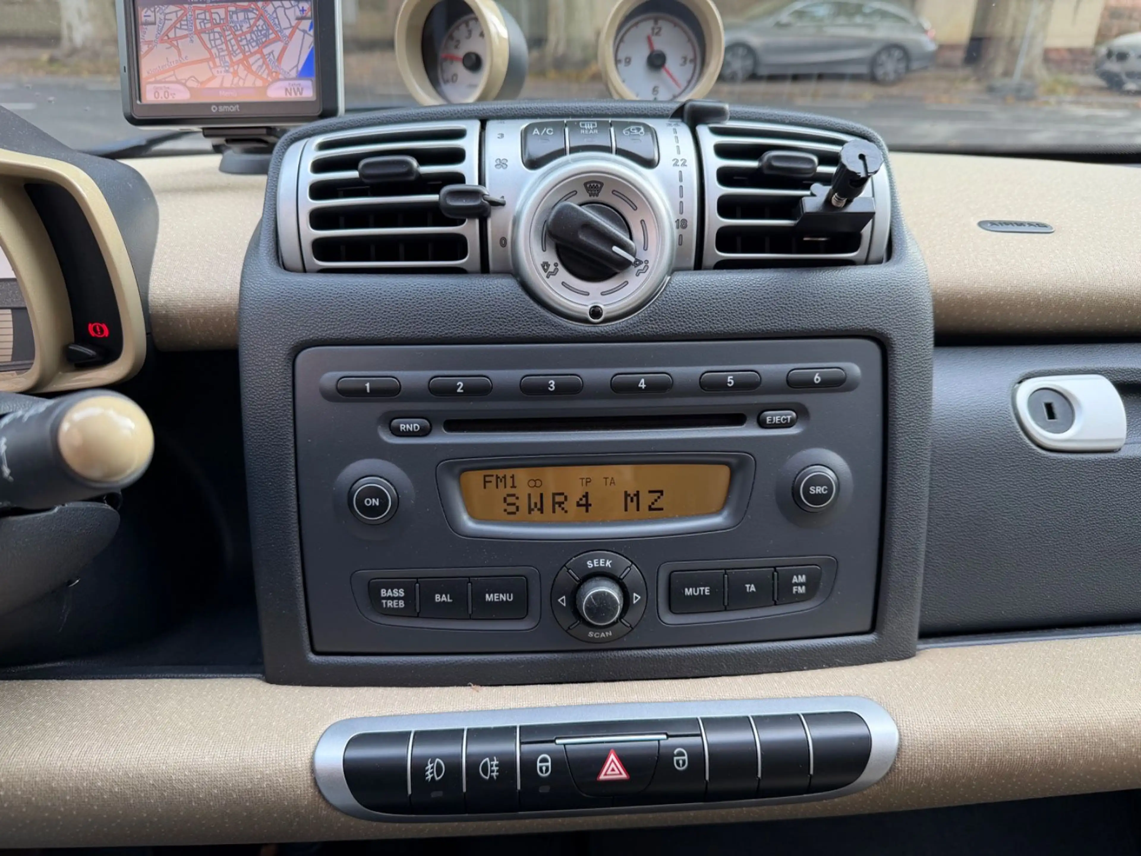 smart forTwo coupe MHD 52 kW 1.Hand/Navi/Klima/Servo — photo 13