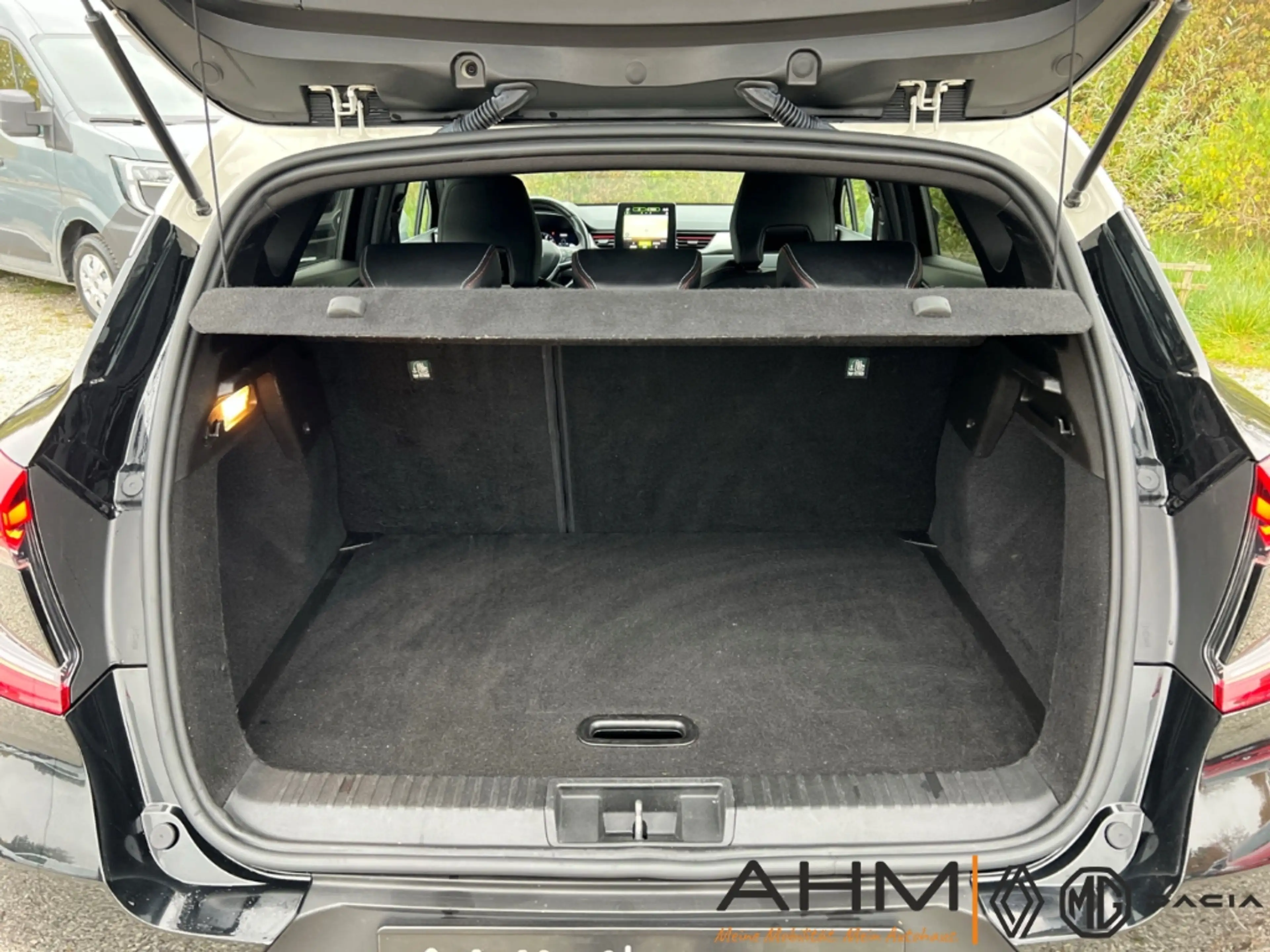 Renault Captur II R.S. Line 1.3 TCe 140 Winter & Premium — photo 9