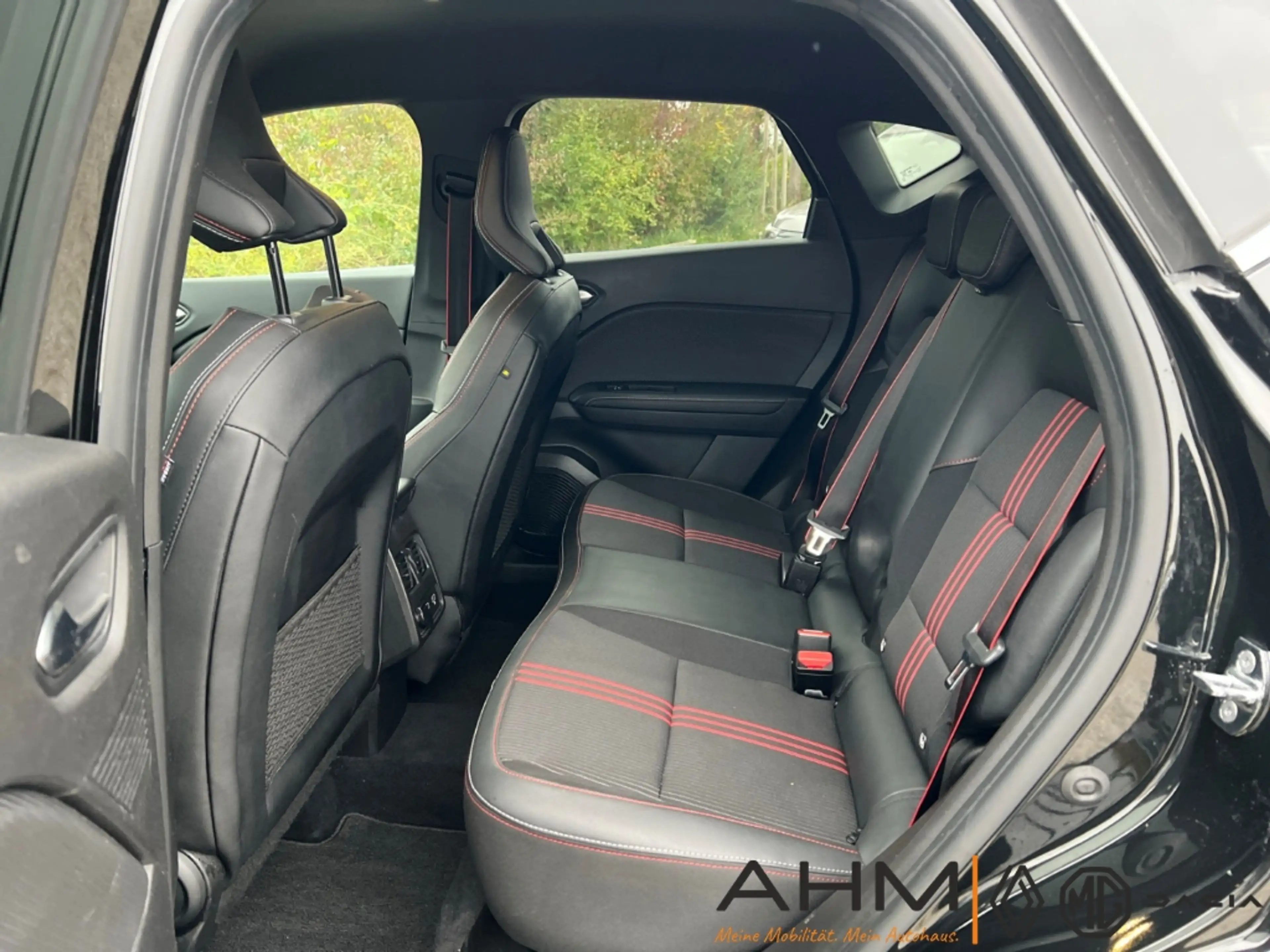Renault Captur II R.S. Line 1.3 TCe 140 Winter & Premium — photo 12