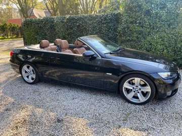 BMW 335i Cabrio E93 · N54 306pk · Juni 2009 · 100% Origineel & Stock · NL Kenteken · APK 09/2026