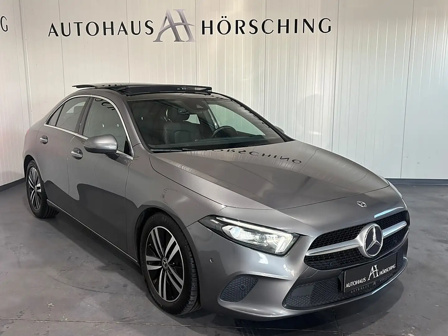 Mercedes-Benz A 180 d Progressive (EURO 6d) Silber - 1