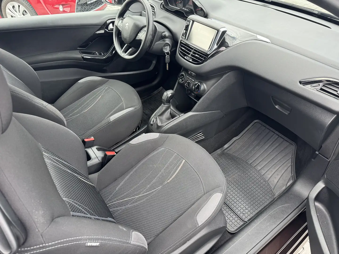 Peugeot 208 1,2 Active / Klima Marrón - 2