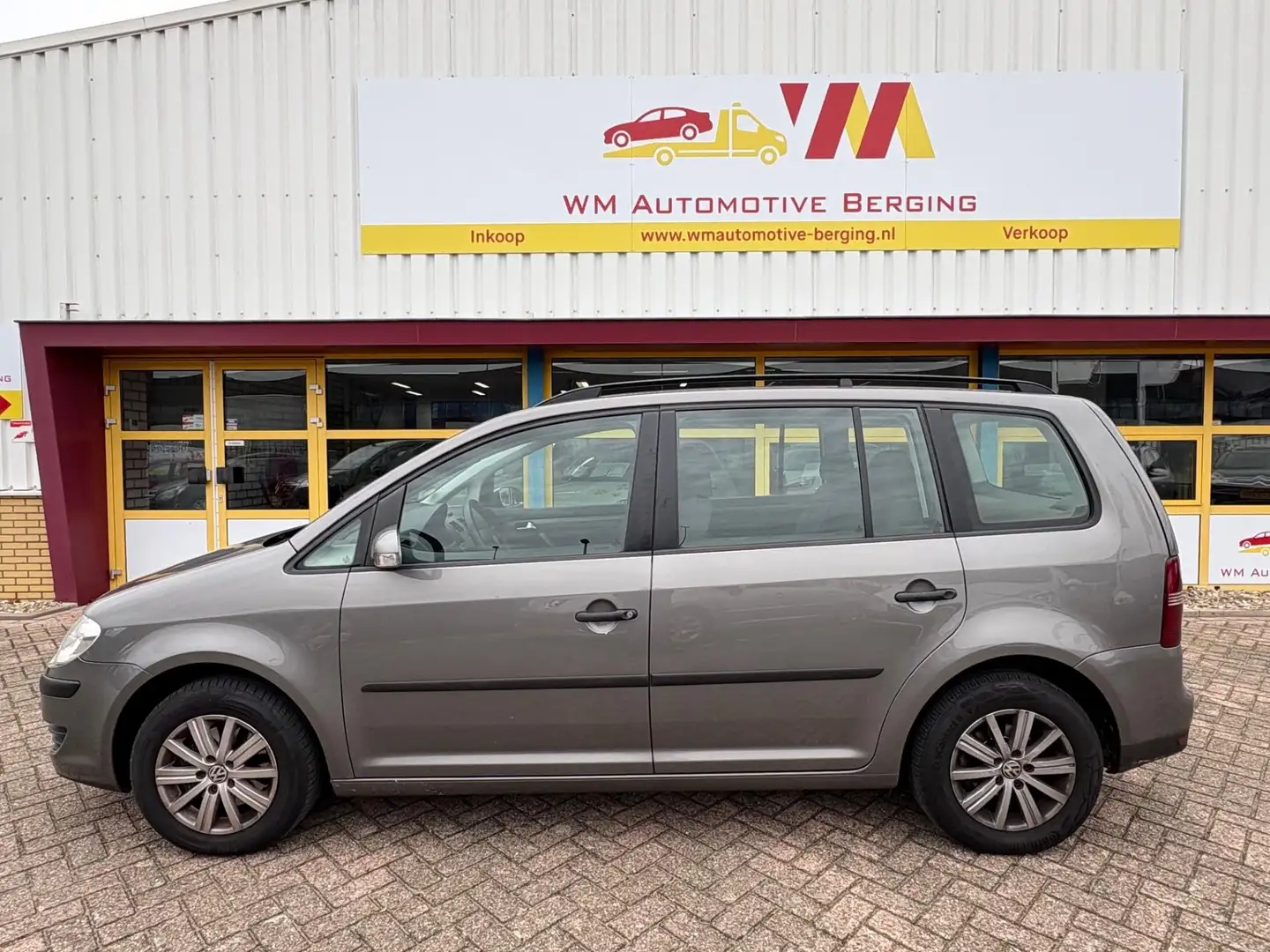Volkswagen Touran 1.4 TSI Optive airco navi camera Grijs - 2
