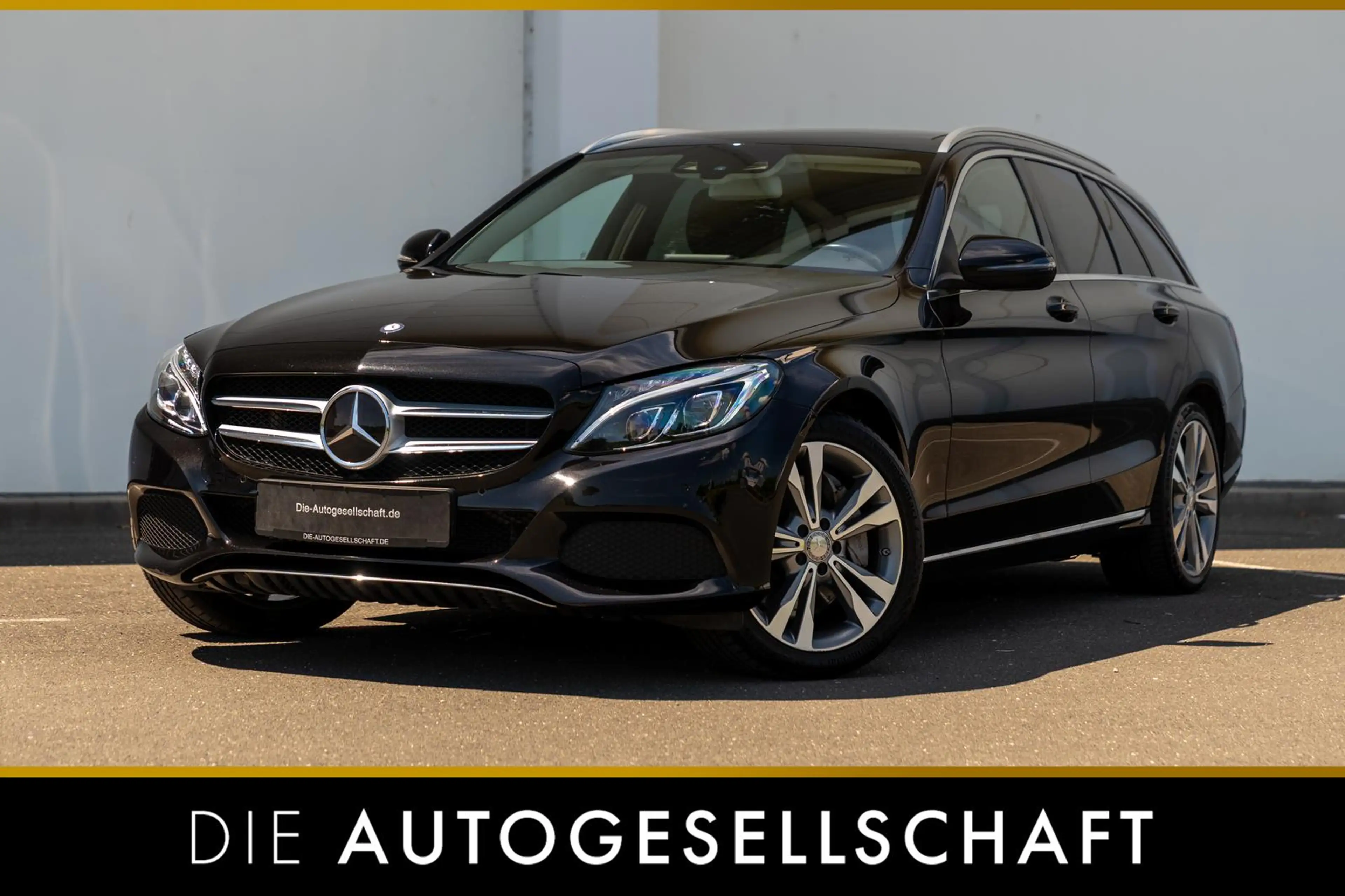 Mercedes-Benz C 350 e T*LED*NAVI*ACC*PANO*KAMERA*BURMESTER*AHK*
