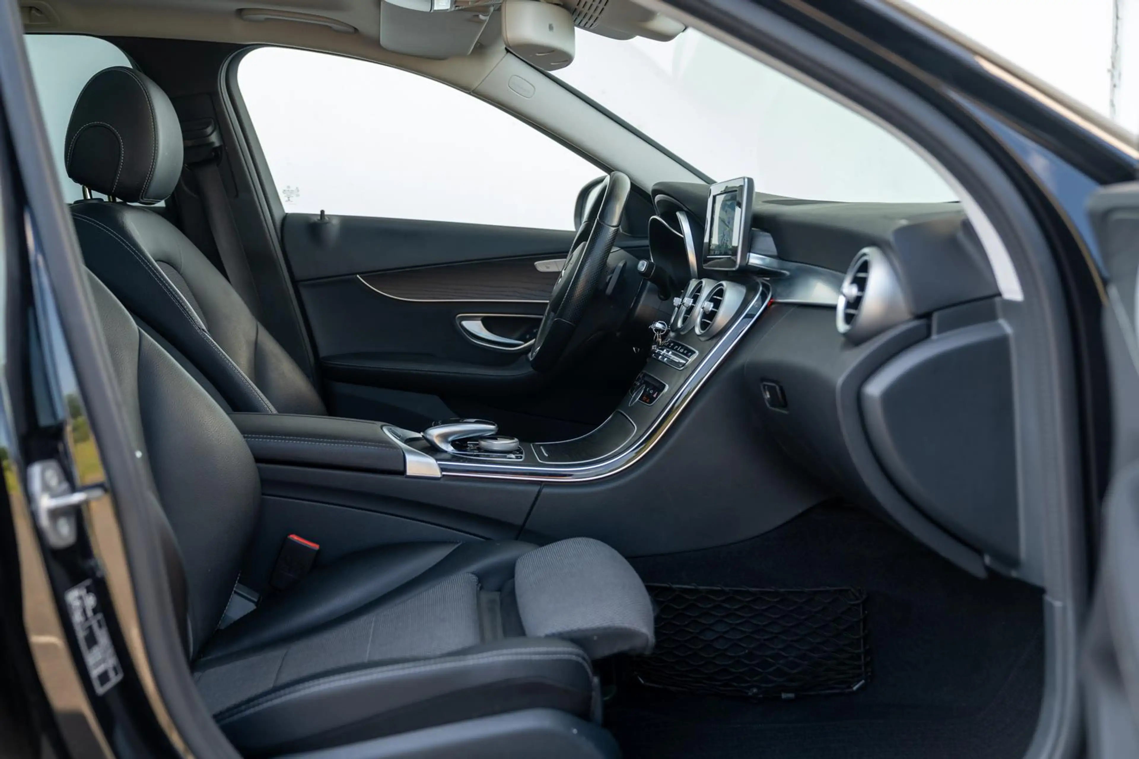 Mercedes-Benz C 350 e T*LED*NAVI*ACC*PANO*KAMERA*BURMESTER*AHK* — photo 12