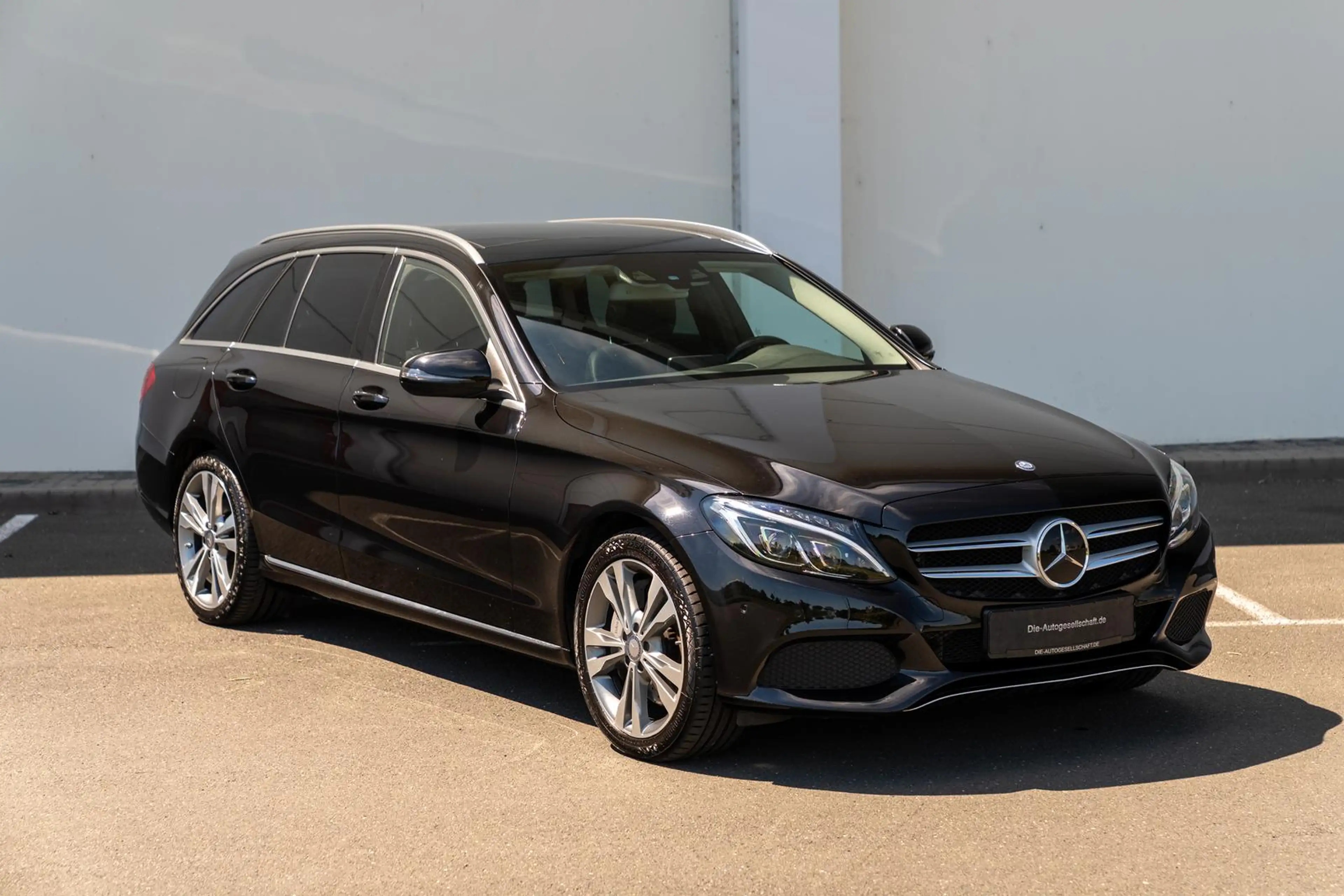 Mercedes-Benz C 350 e T*LED*NAVI*ACC*PANO*KAMERA*BURMESTER*AHK* — photo 6