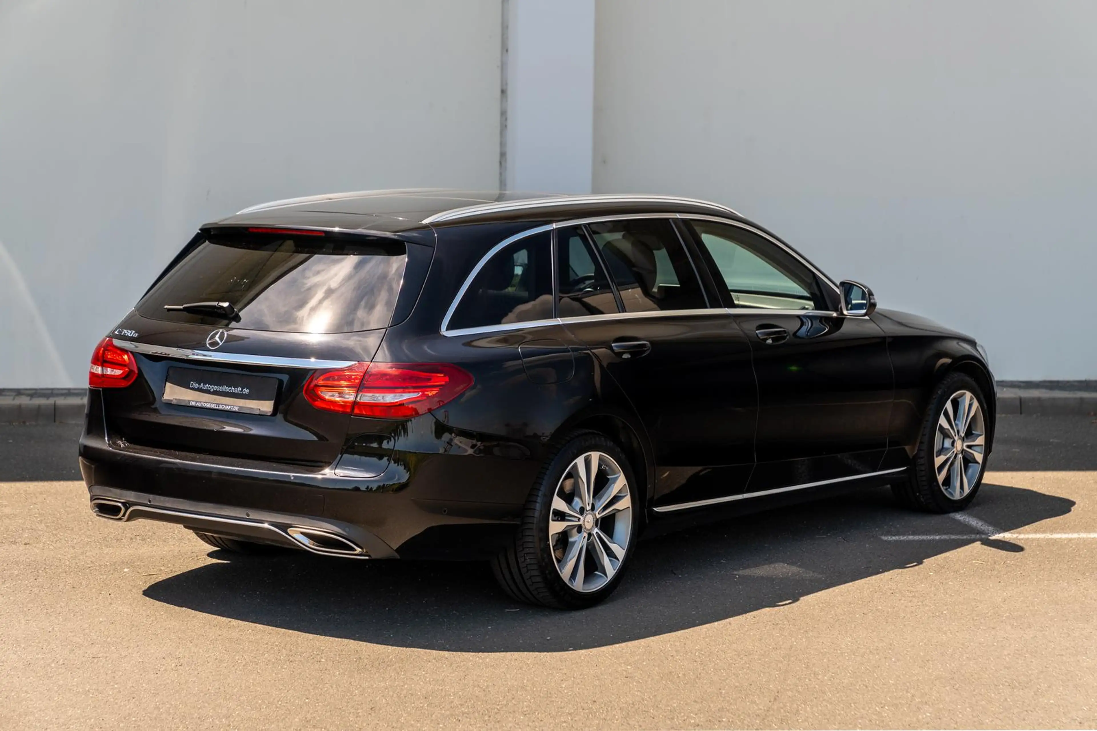 Mercedes-Benz C 350 e T*LED*NAVI*ACC*PANO*KAMERA*BURMESTER*AHK* — photo 7