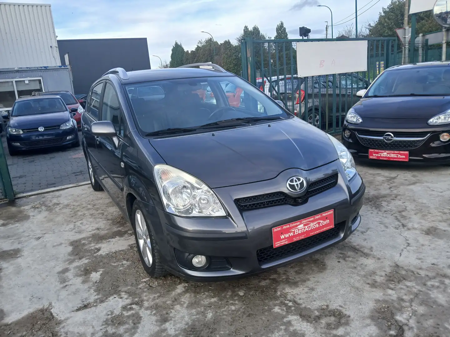 Toyota Corolla Verso Corolla Verso 2.2 Turbo D4D 16v Linea F 7 place Чёрный - 1