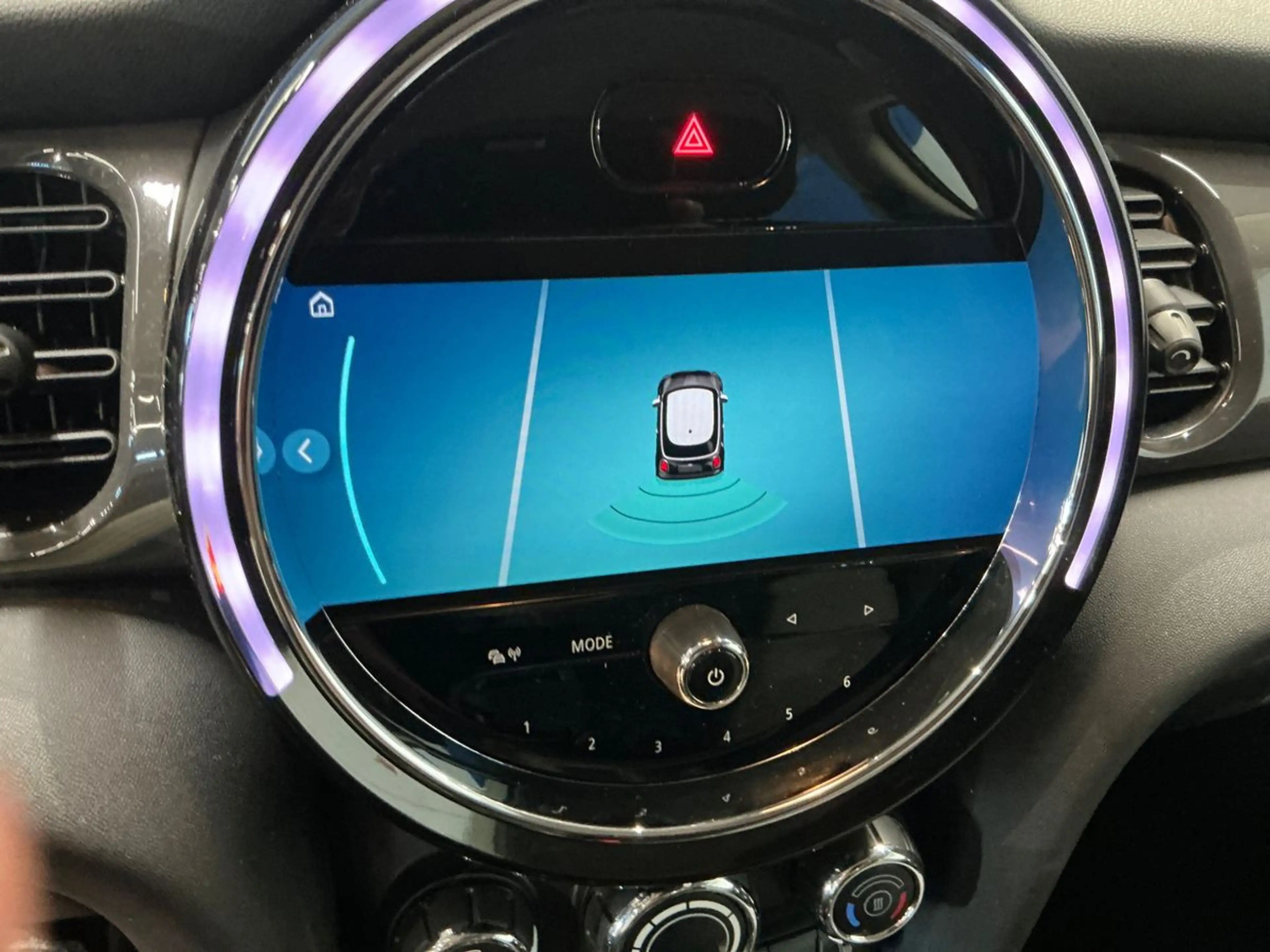 MINI One Automatik SHZ PDC Alu TM — photo 4