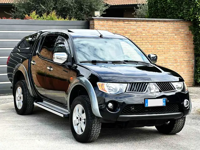 Mitsubishi L200 2.5 aut-4X4-136CV-Tag.Reg-U.Prop-GARANZIA-FULL