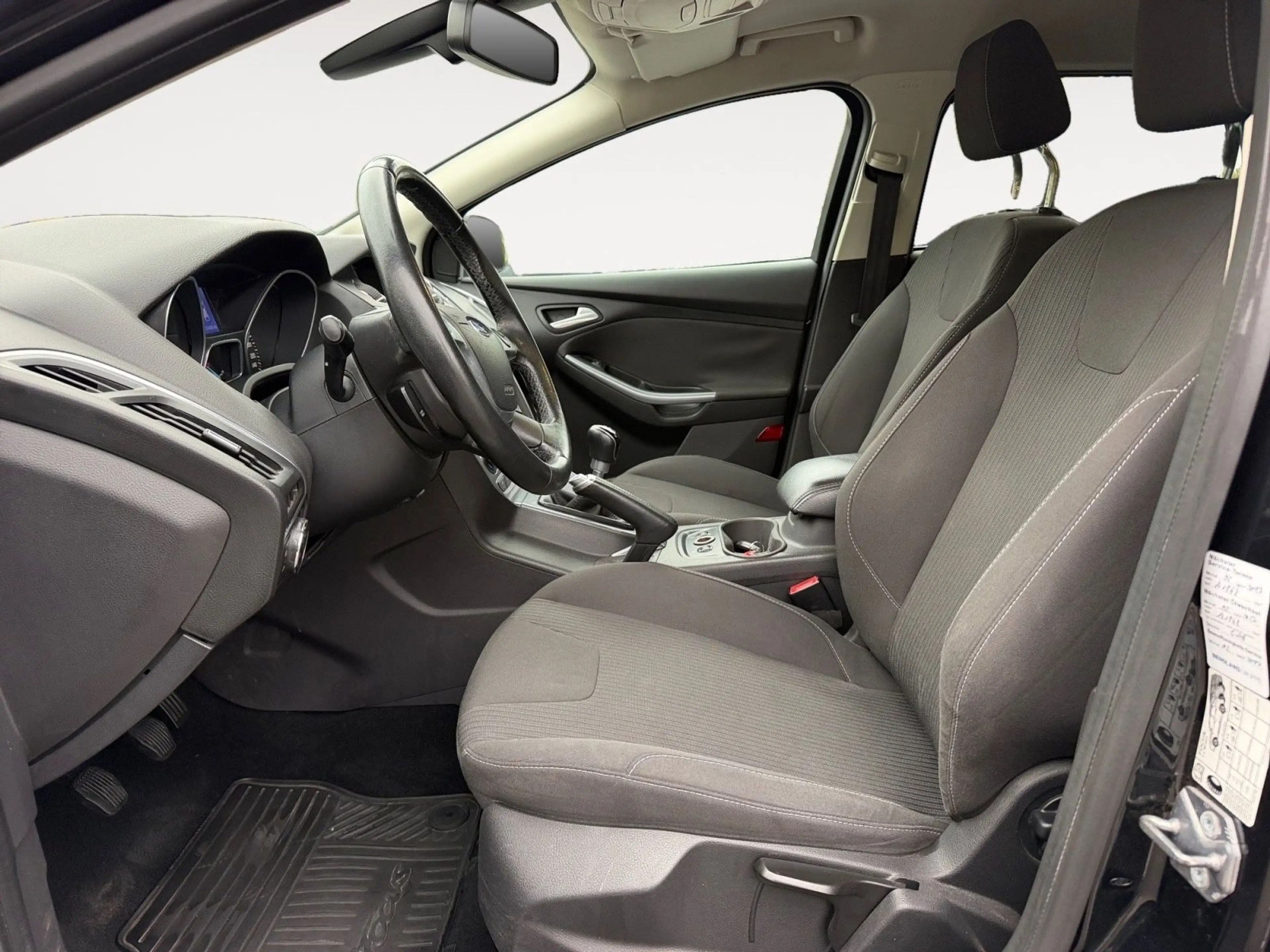 Ford Focus Turnier Titanium Navi Tempomat Sitzheizung — photo 7