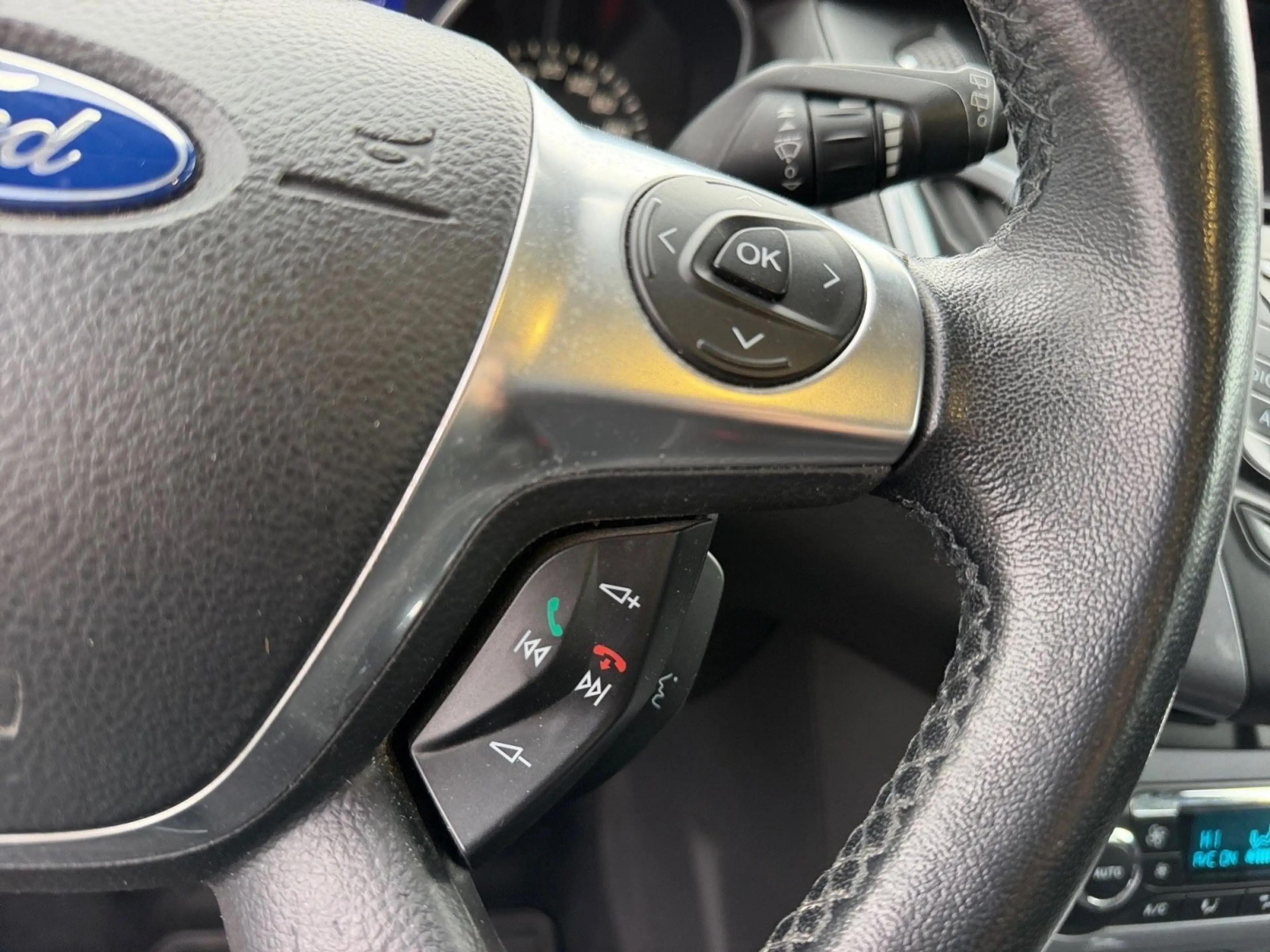 Ford Focus Turnier Titanium Navi Tempomat Sitzheizung — photo 15
