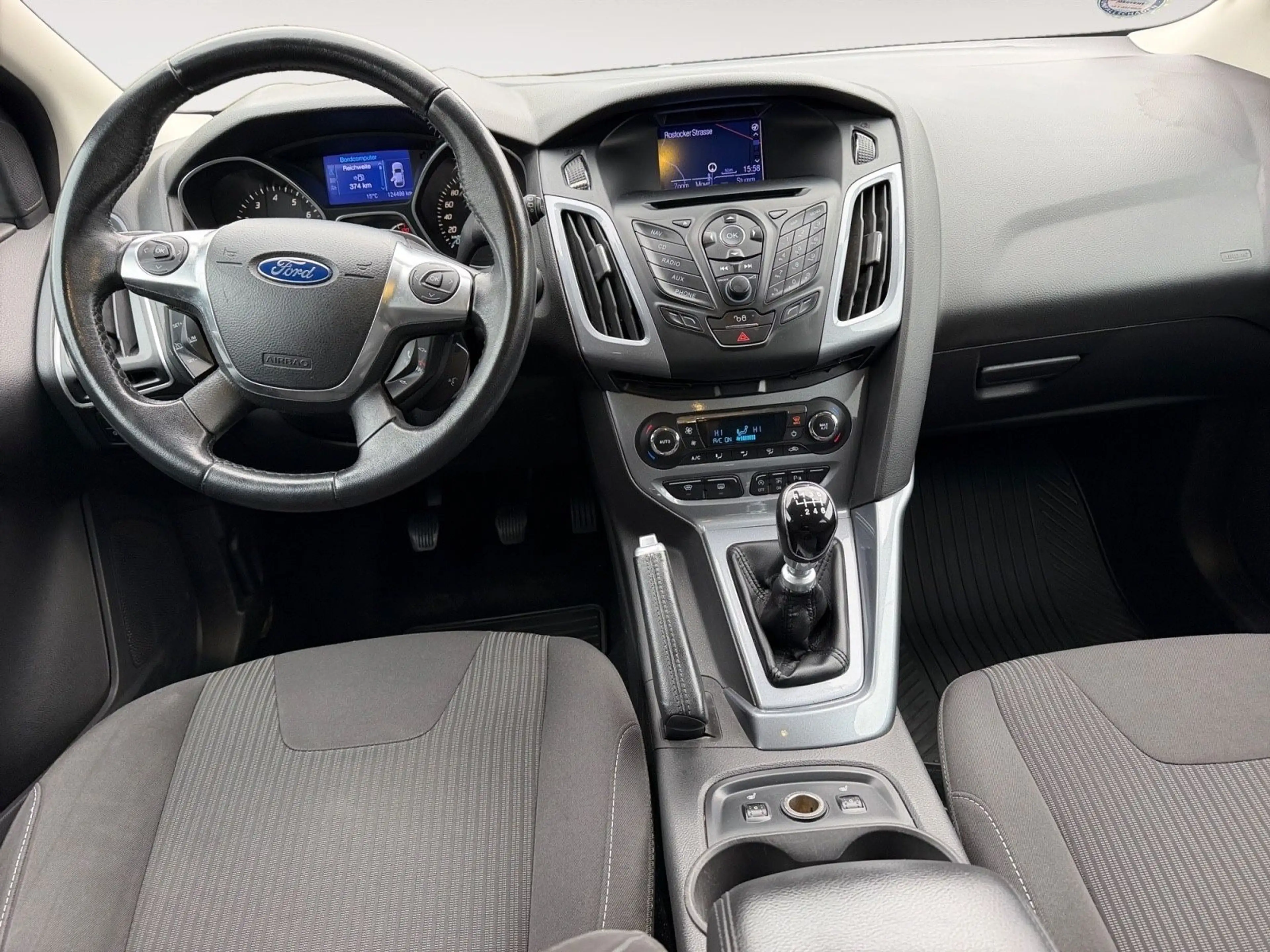 Ford Focus Turnier Titanium Navi Tempomat Sitzheizung — photo 10