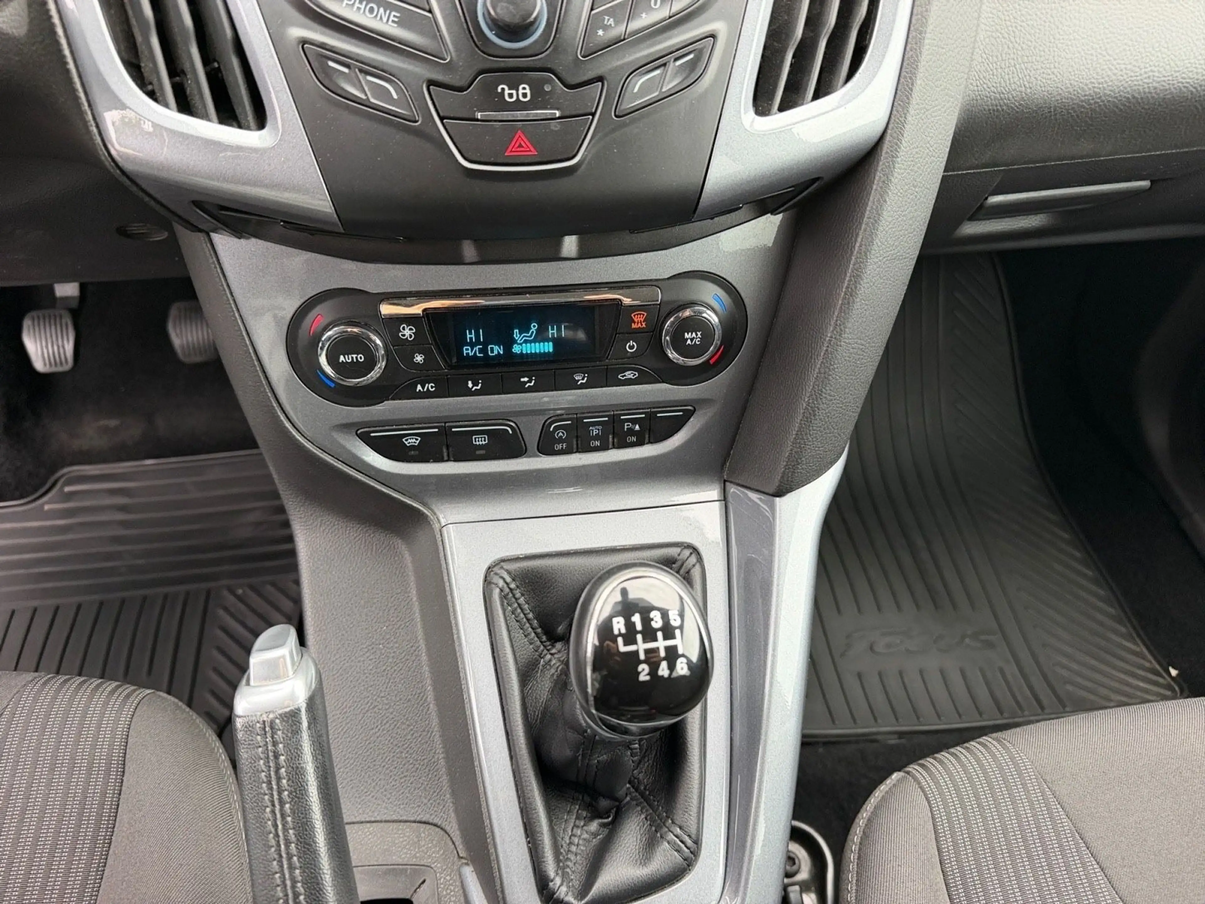 Ford Focus Turnier Titanium Navi Tempomat Sitzheizung — photo 13