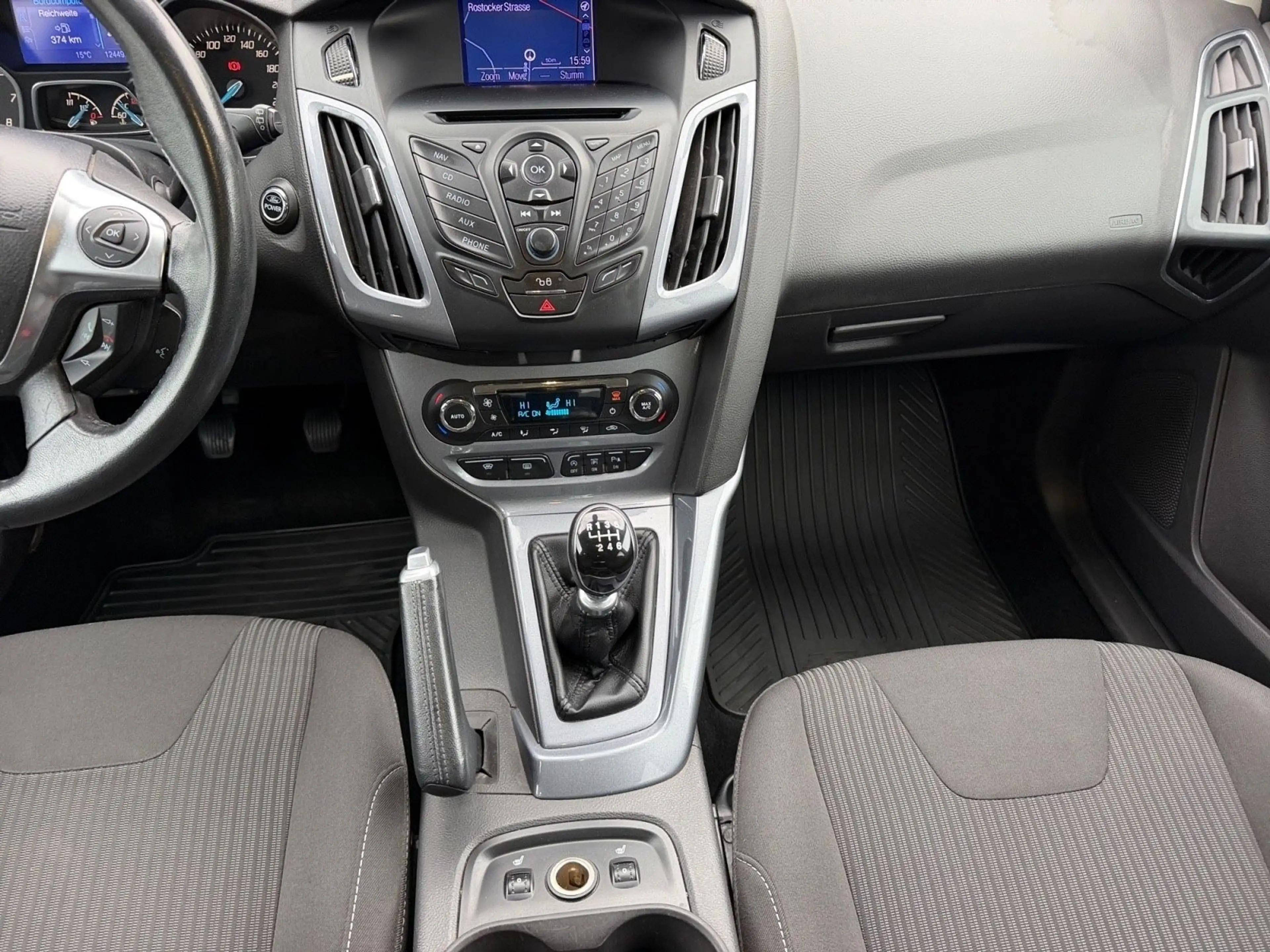 Ford Focus Turnier Titanium Navi Tempomat Sitzheizung — photo 11